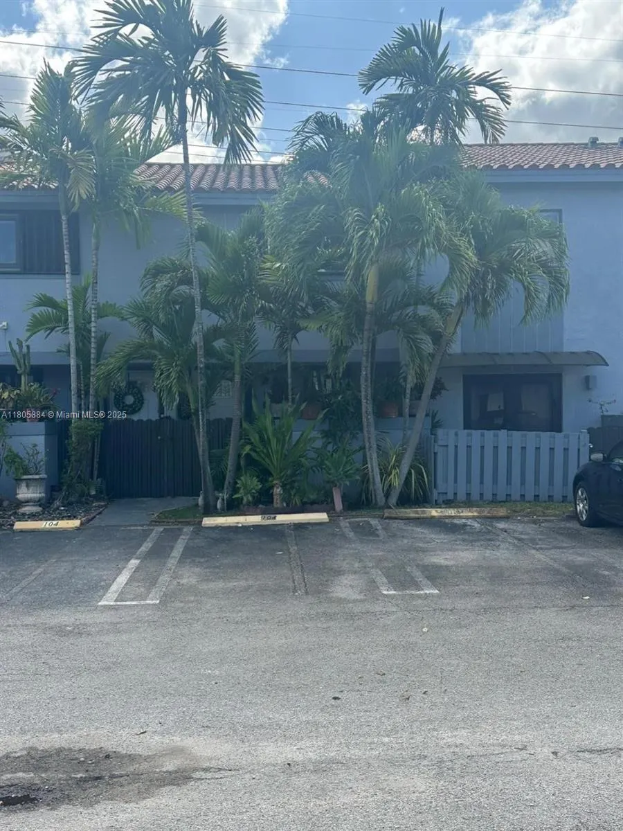 Miami, Florida 33183, United States, 2 Bedrooms Bedrooms, ,2 BathroomsBathrooms,Residential,Active,134301