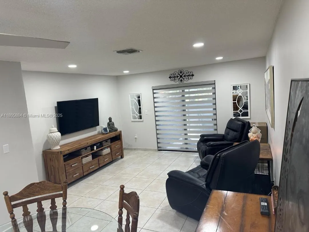 Miami, Florida 33183, United States, 2 Bedrooms Bedrooms, ,2 BathroomsBathrooms,Residential,Active,134301