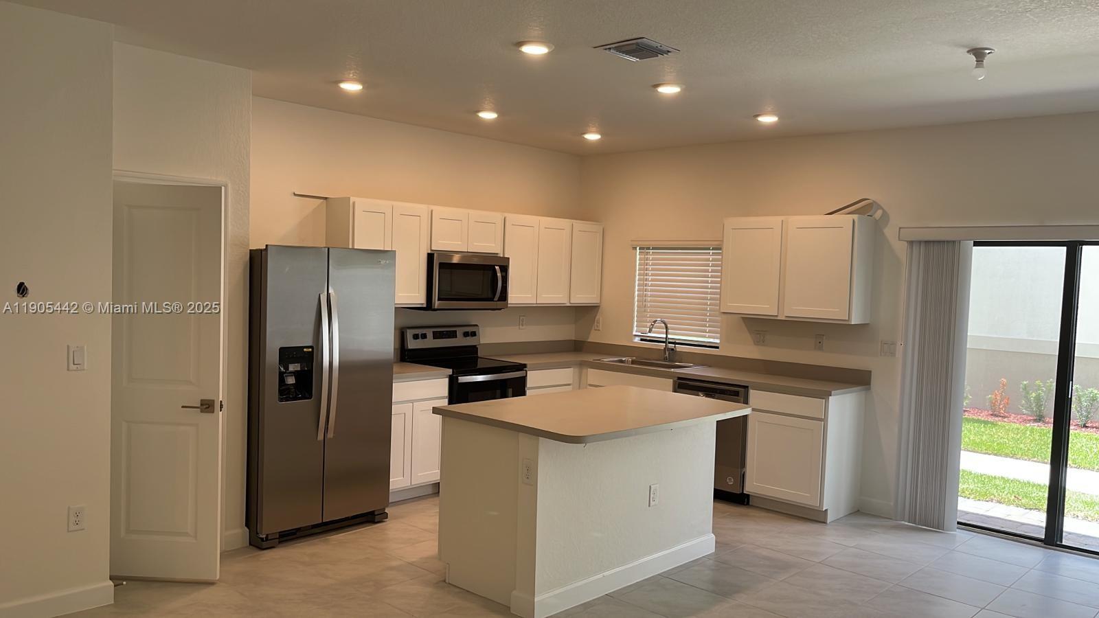 View photos, virtual tours, details... 606 12 st