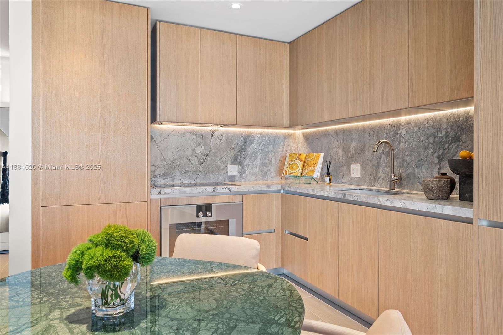 FIVE PARK - Residential