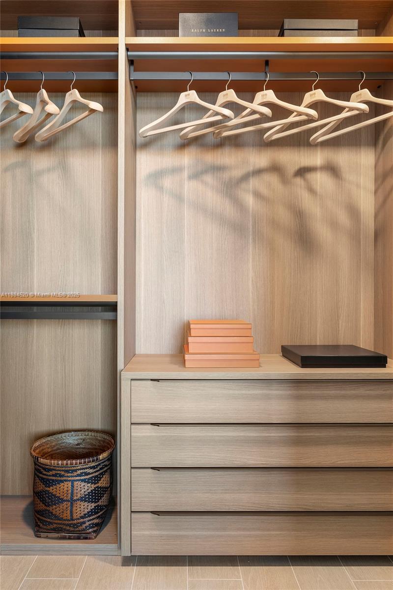 FIVE PARK - Residential