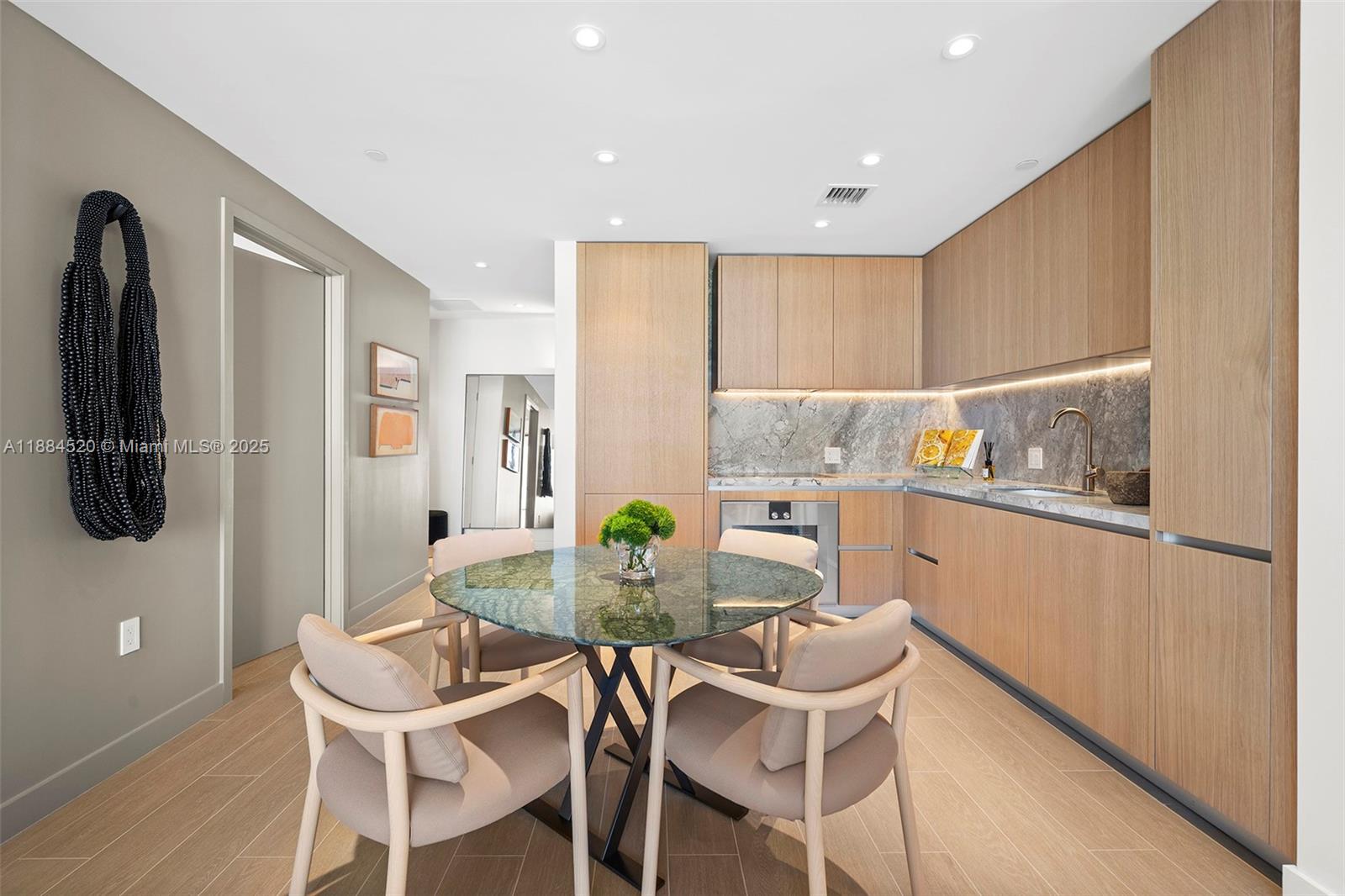 FIVE PARK - Residential