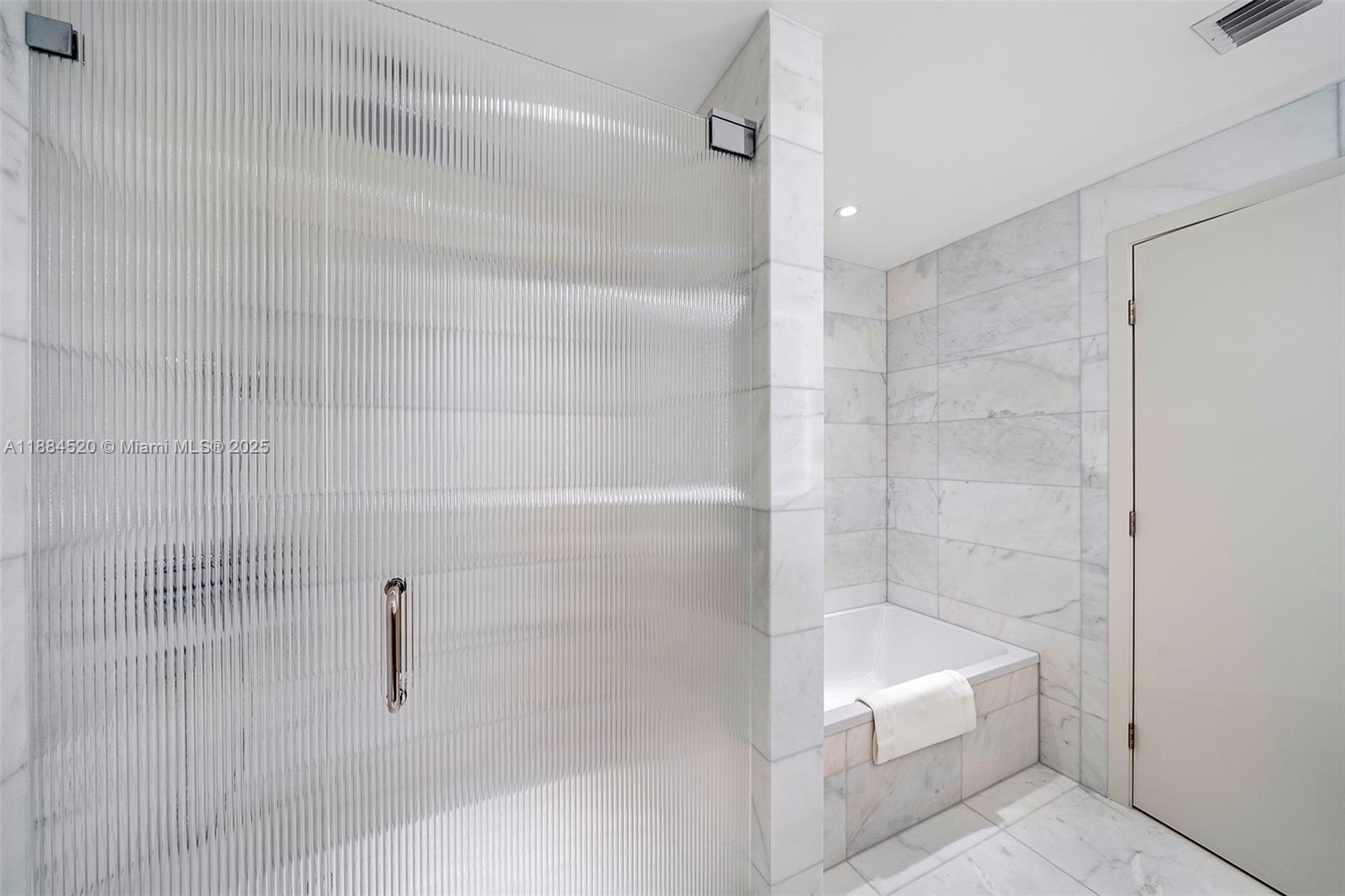 FIVE PARK - Residential