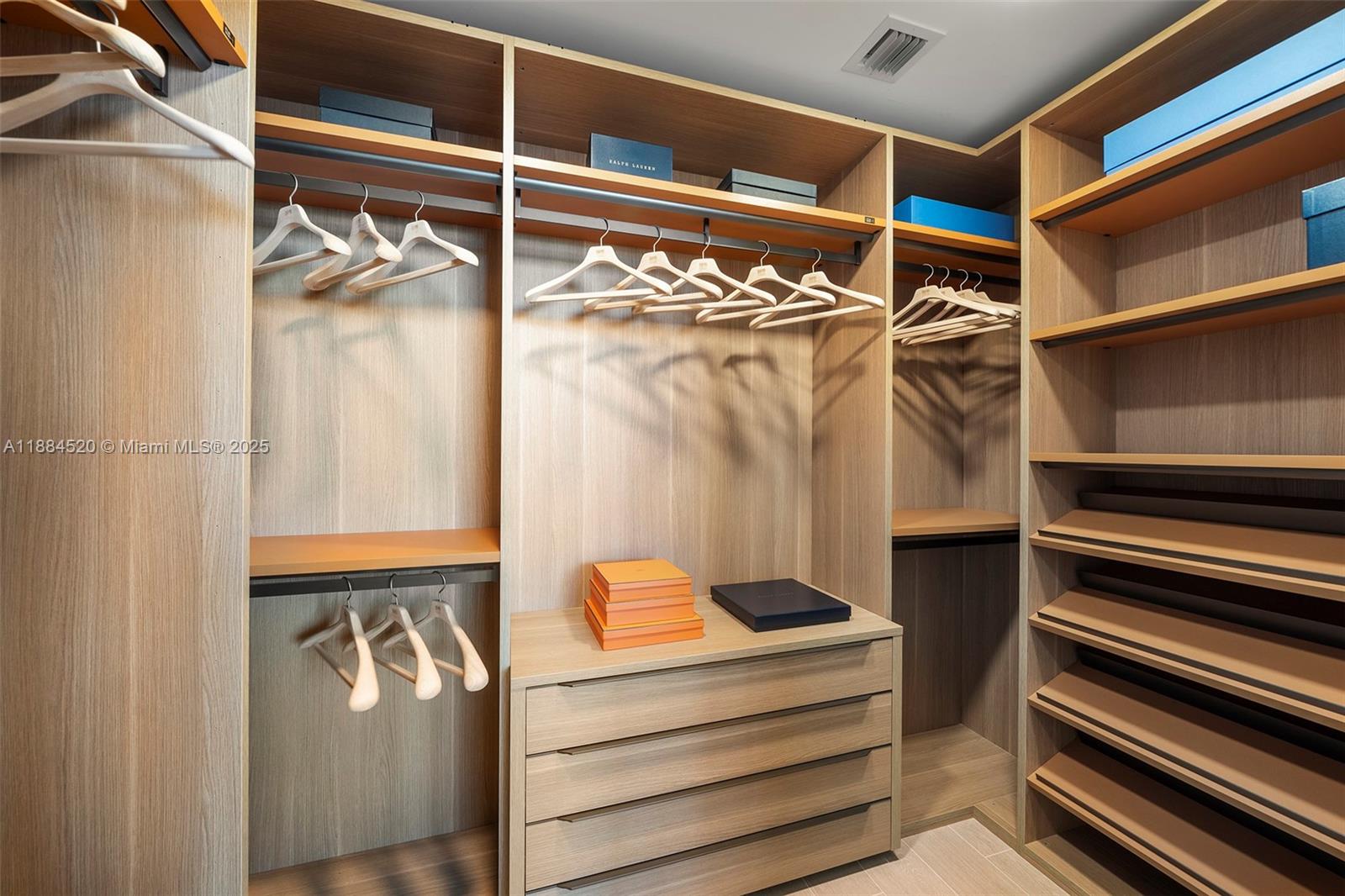 FIVE PARK - Residential