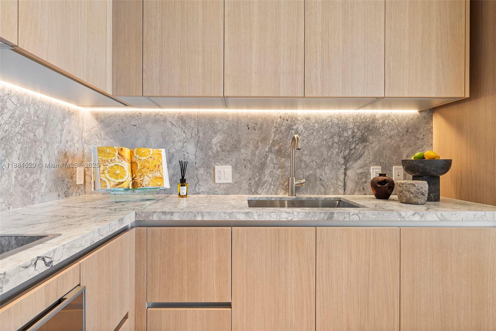 FIVE PARK - Residential