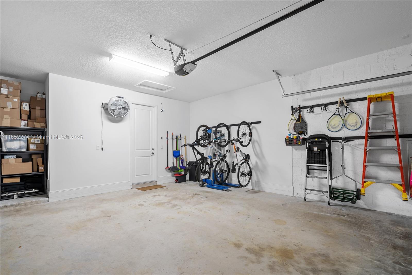 CRYSTAL LAKE 1ST SEC - Residential