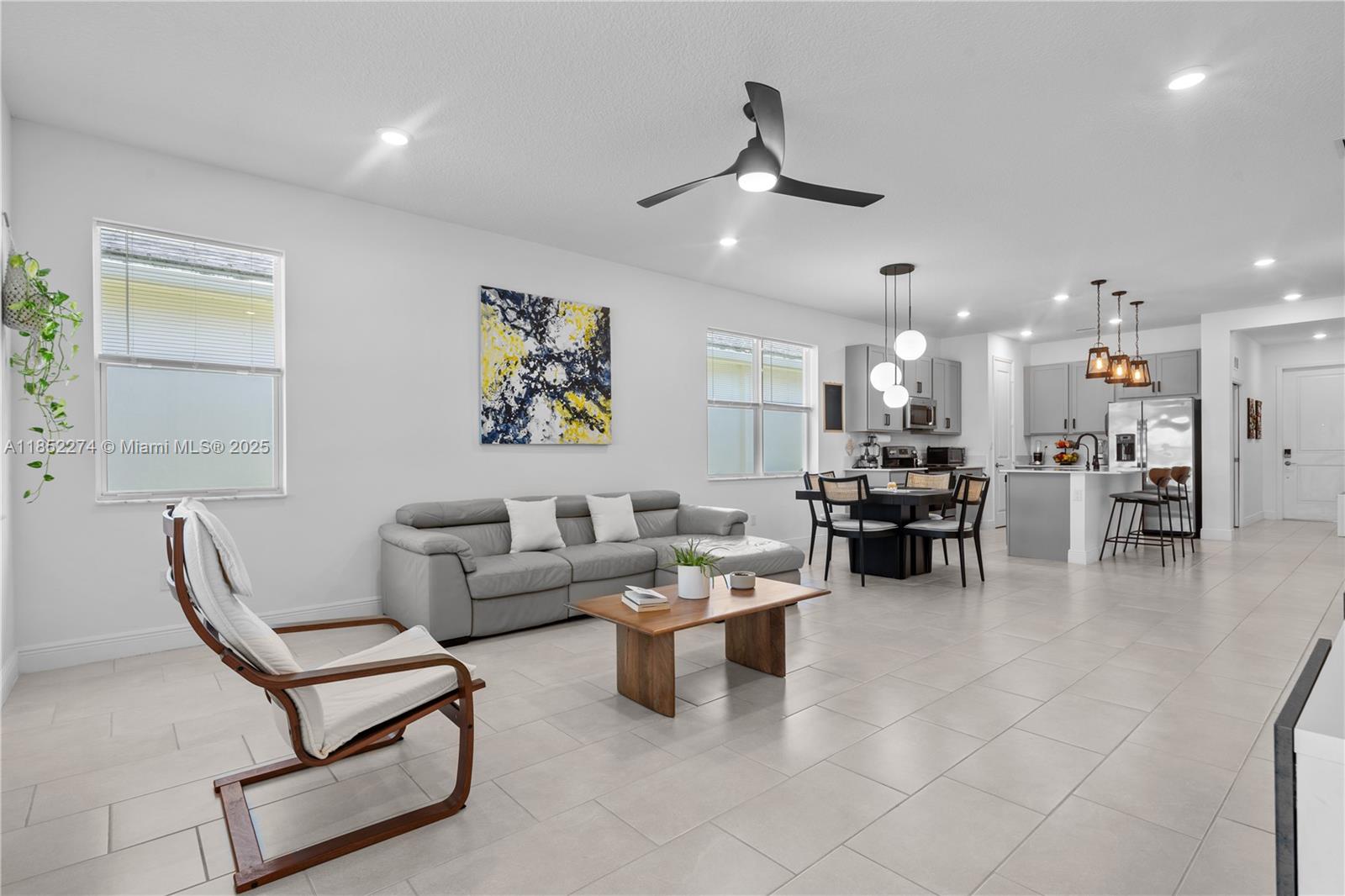 CRYSTAL LAKE 1ST SEC - Residential
