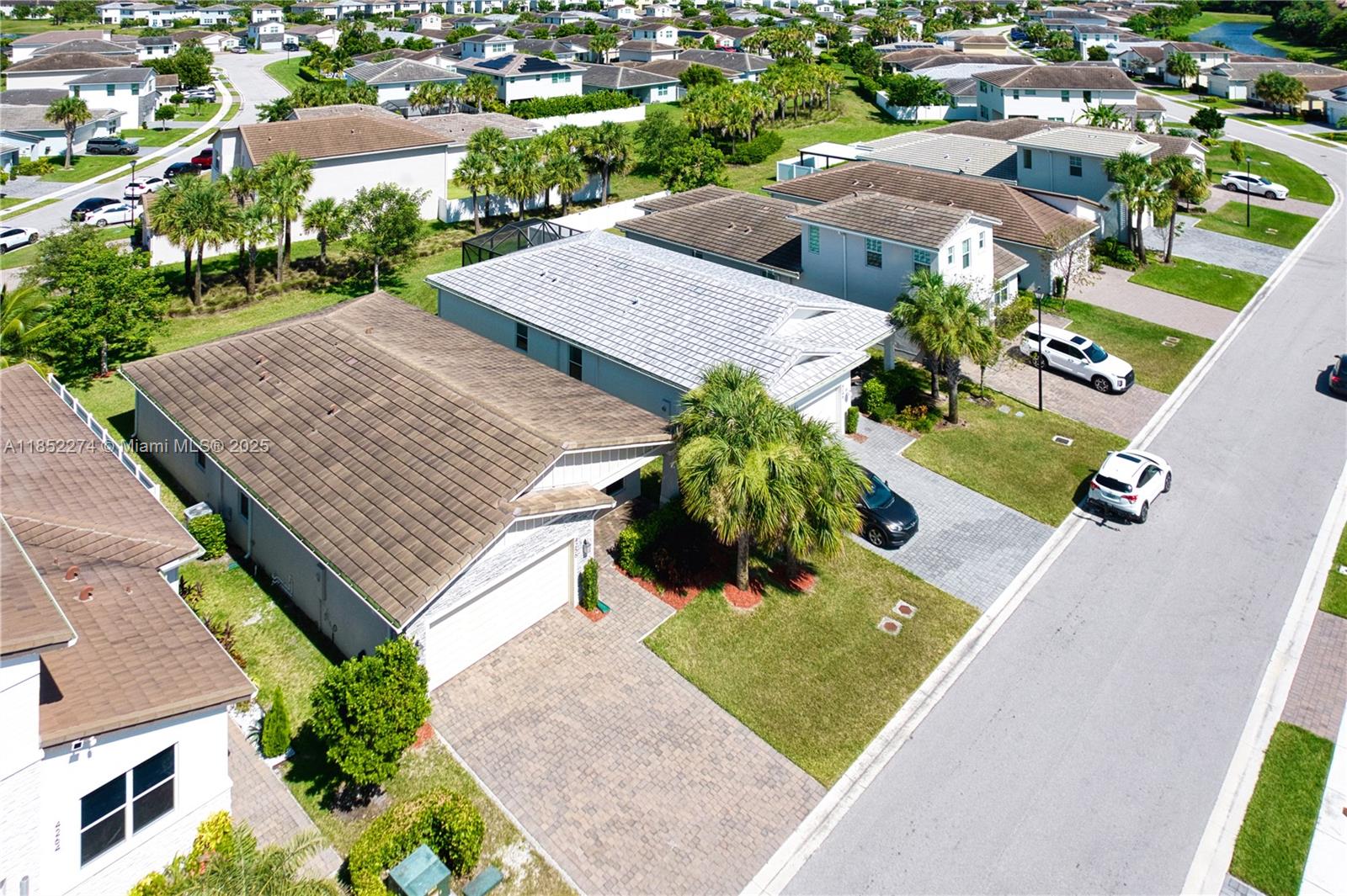 CRYSTAL LAKE 1ST SEC - Residential