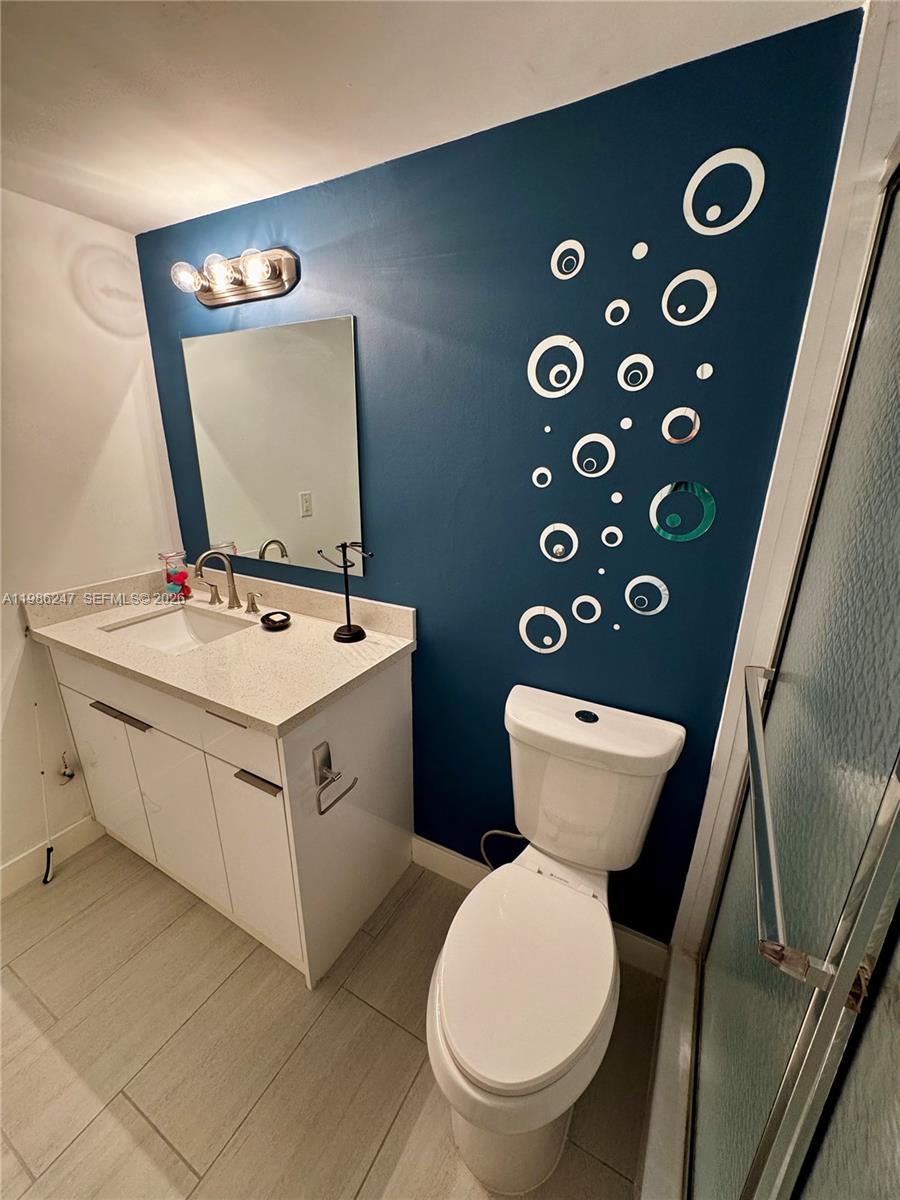 LAKE POINT TOWER CONDOMIN - Residential