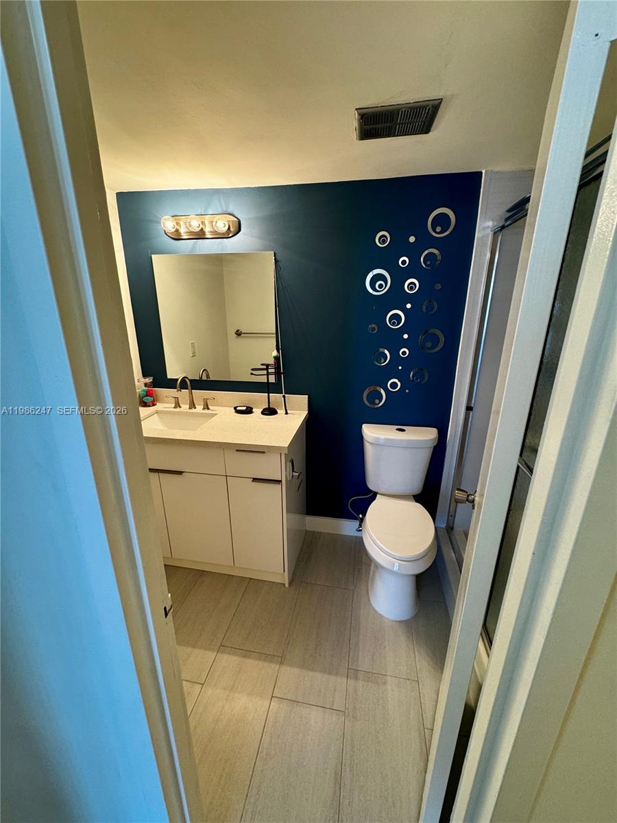 LAKE POINT TOWER CONDOMIN - Residential