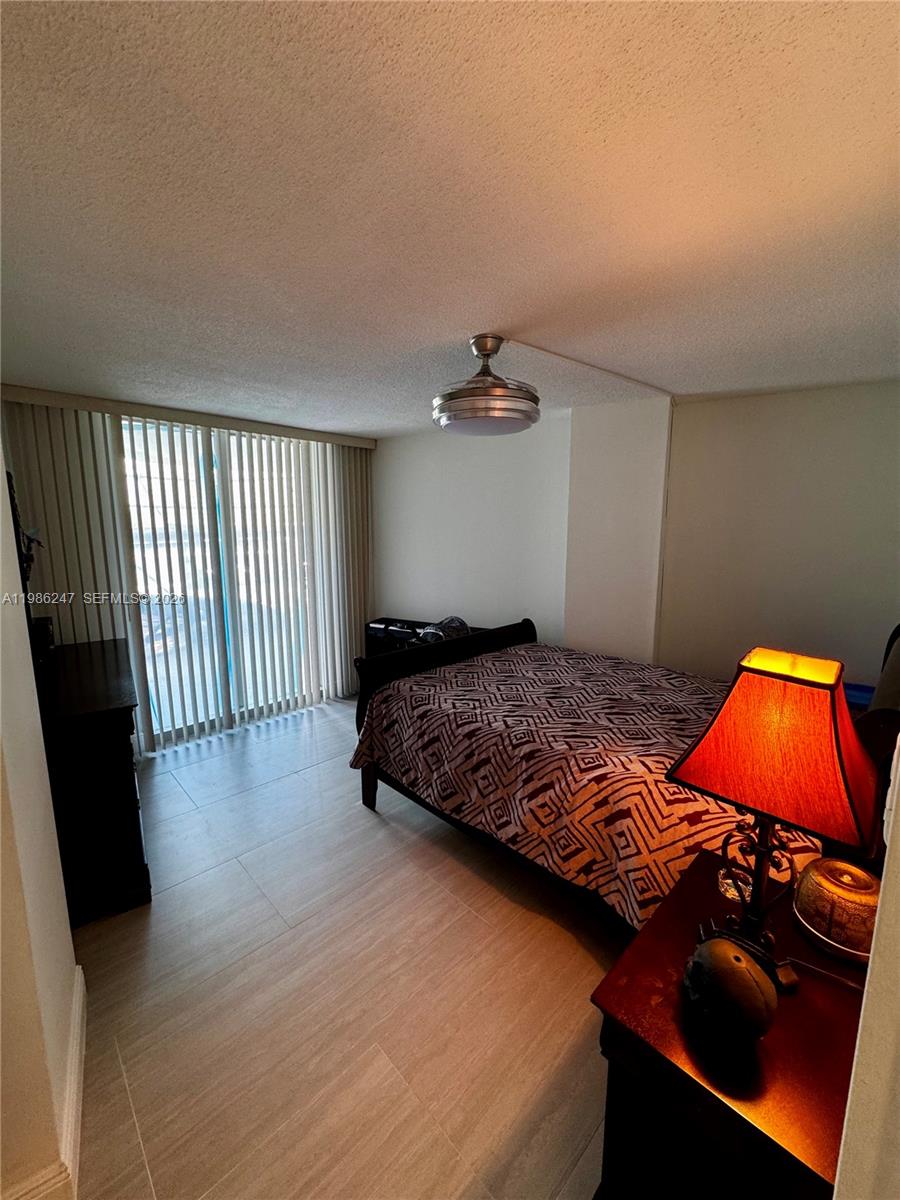 LAKE POINT TOWER CONDOMIN - Residential