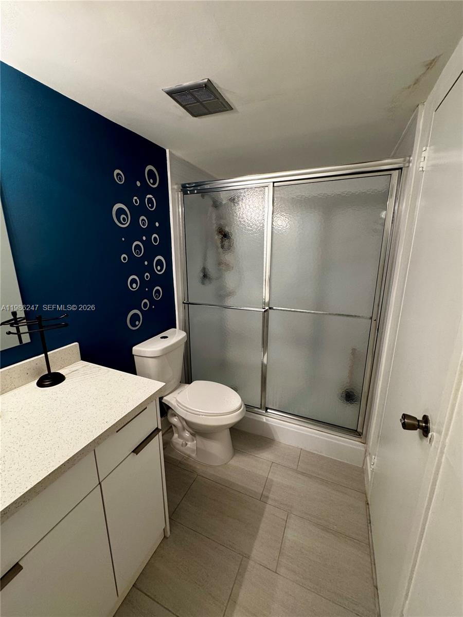 LAKE POINT TOWER CONDOMIN - Residential