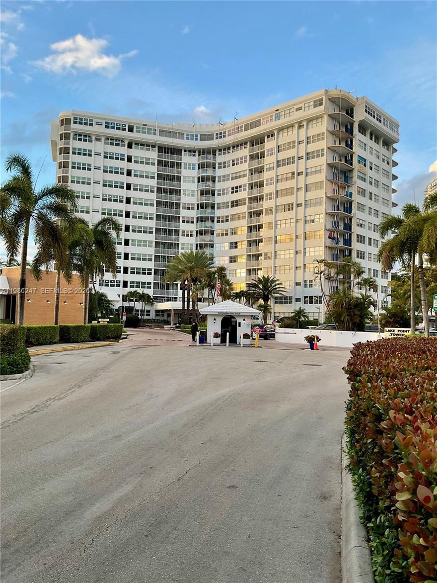 Lake point tower and Marina , best view in the building, inter coastal view, unit completely remodeled, excellent location, 5 min from Publix , restaurants, shopping, and 15 from Fort Lauderdale airport. Easy to show.