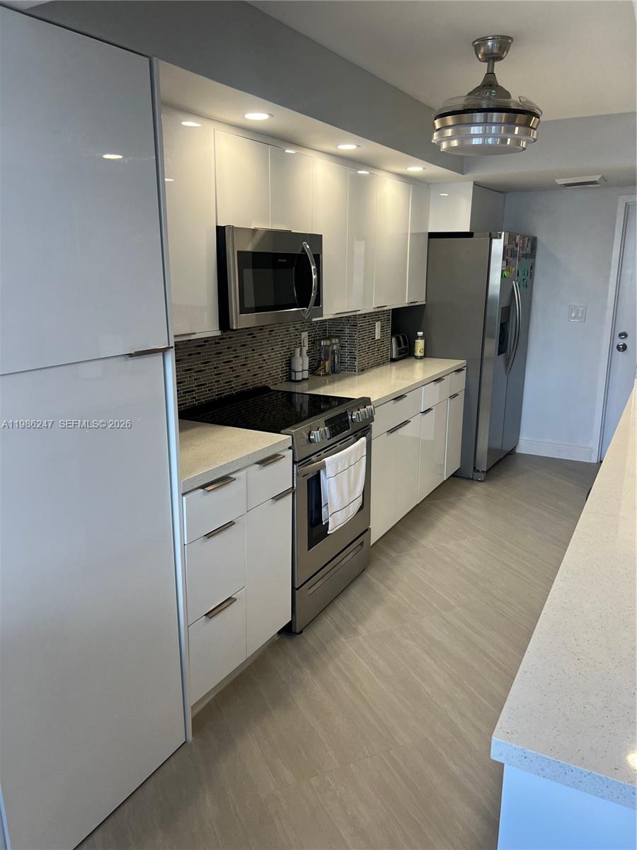 LAKE POINT TOWER CONDOMIN - Residential