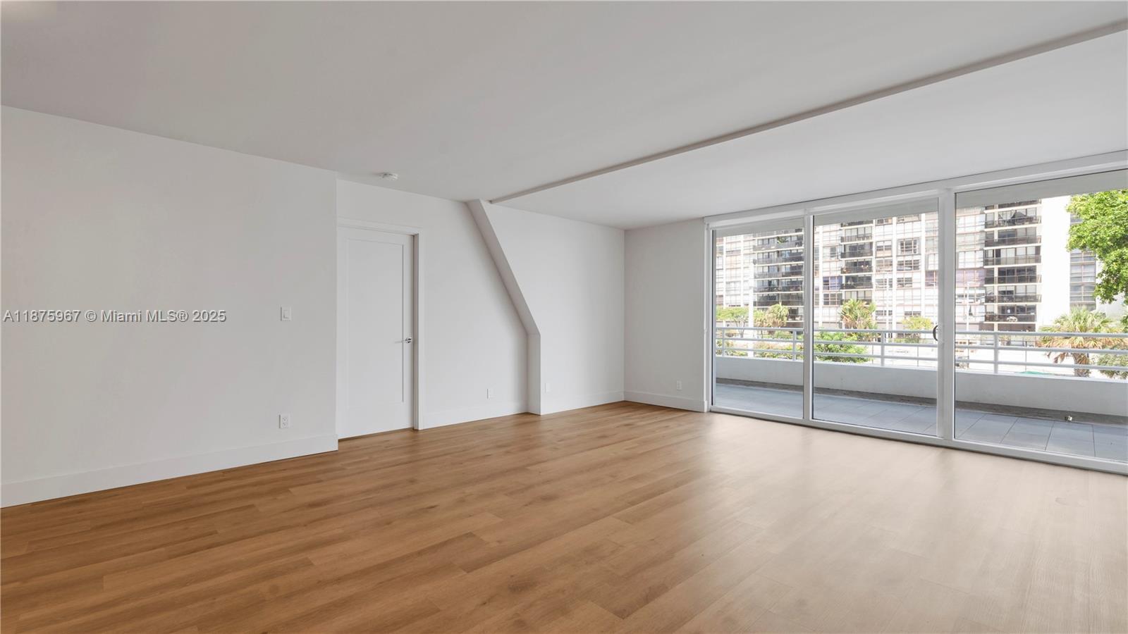 555 NE 34th St 1405