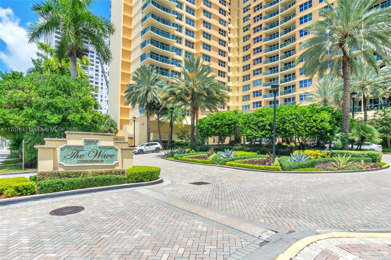 THE WAVE - Residential Lease