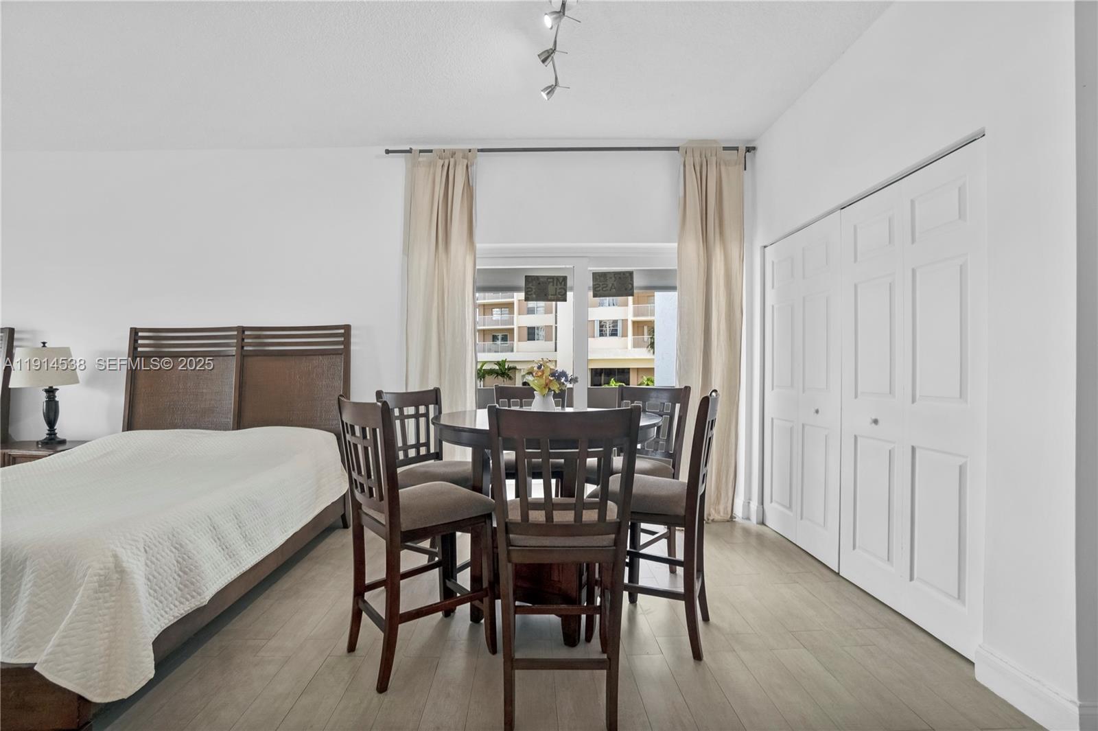 ARLEN HOUSE WEST CONDO - Residential