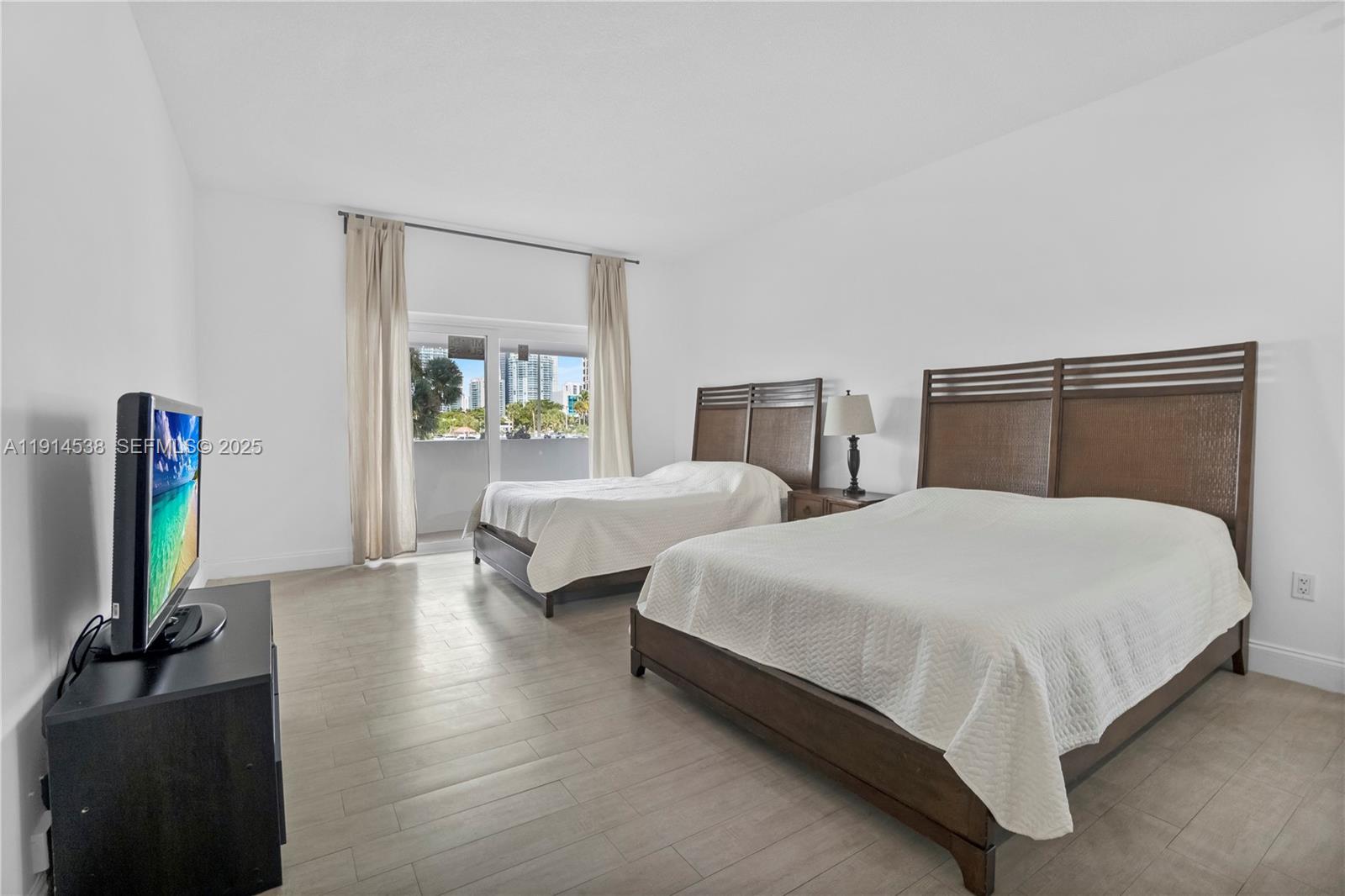 ARLEN HOUSE WEST CONDO - Residential