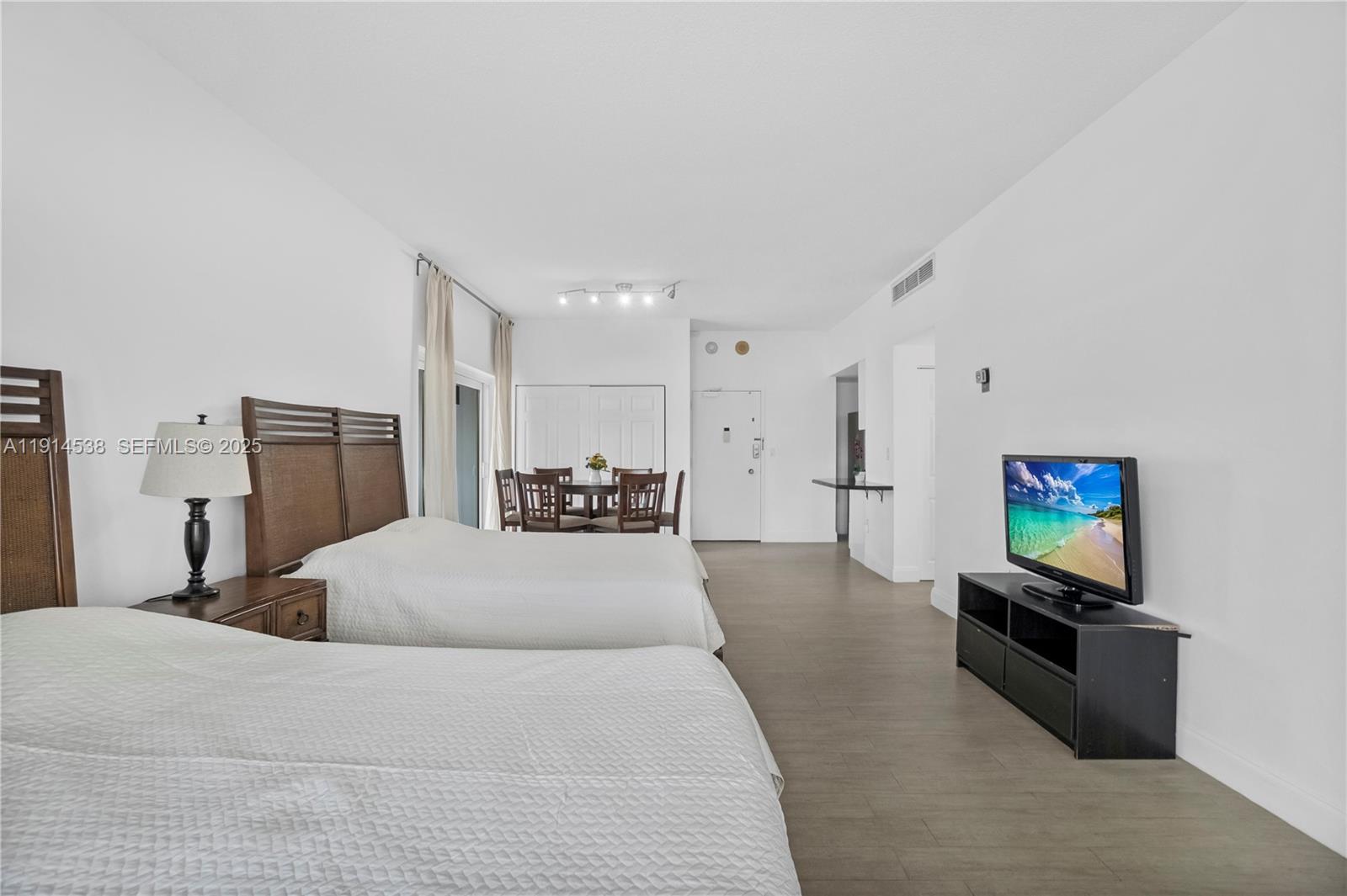 ARLEN HOUSE WEST CONDO - Residential