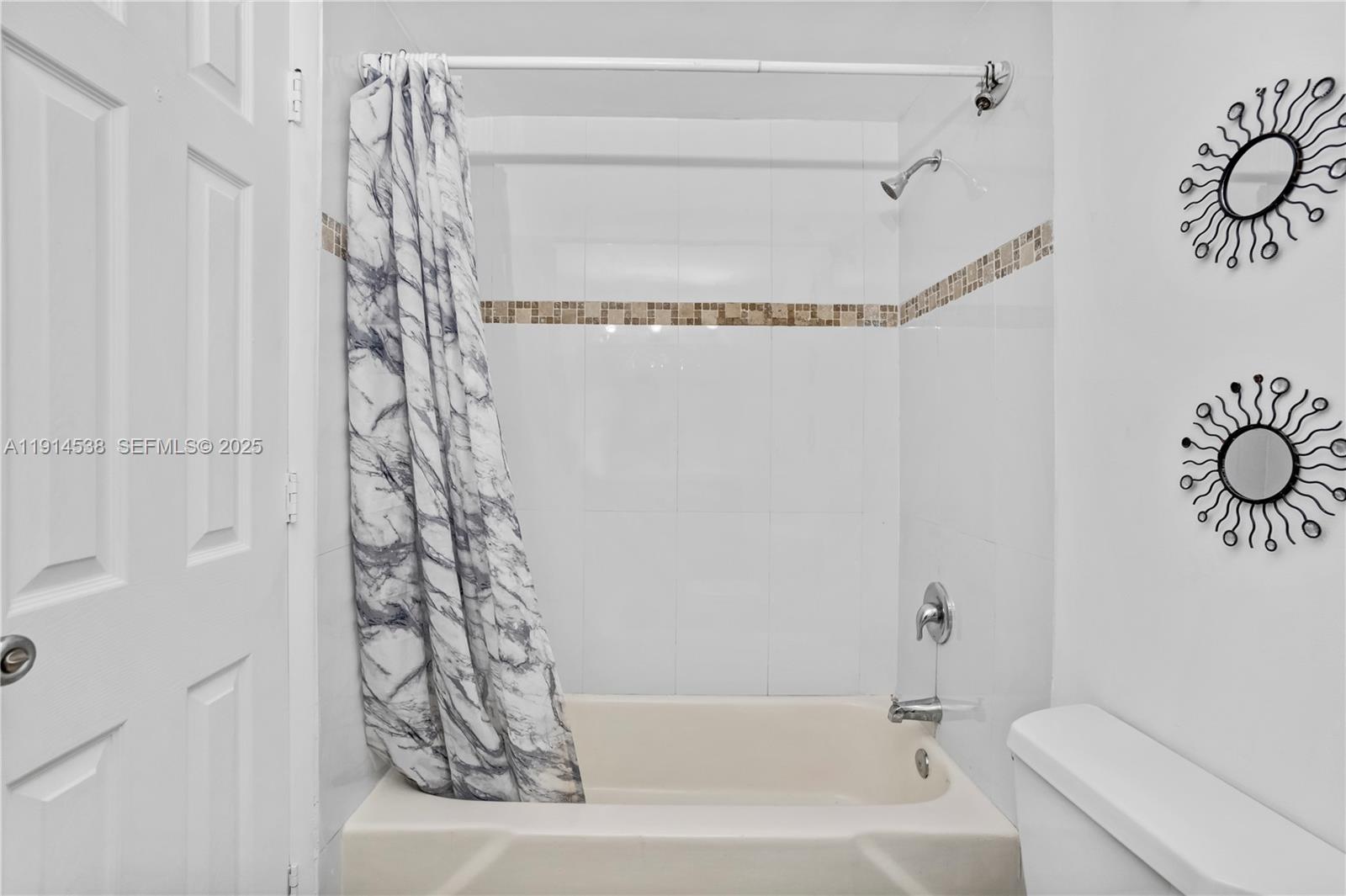 ARLEN HOUSE WEST CONDO - Residential