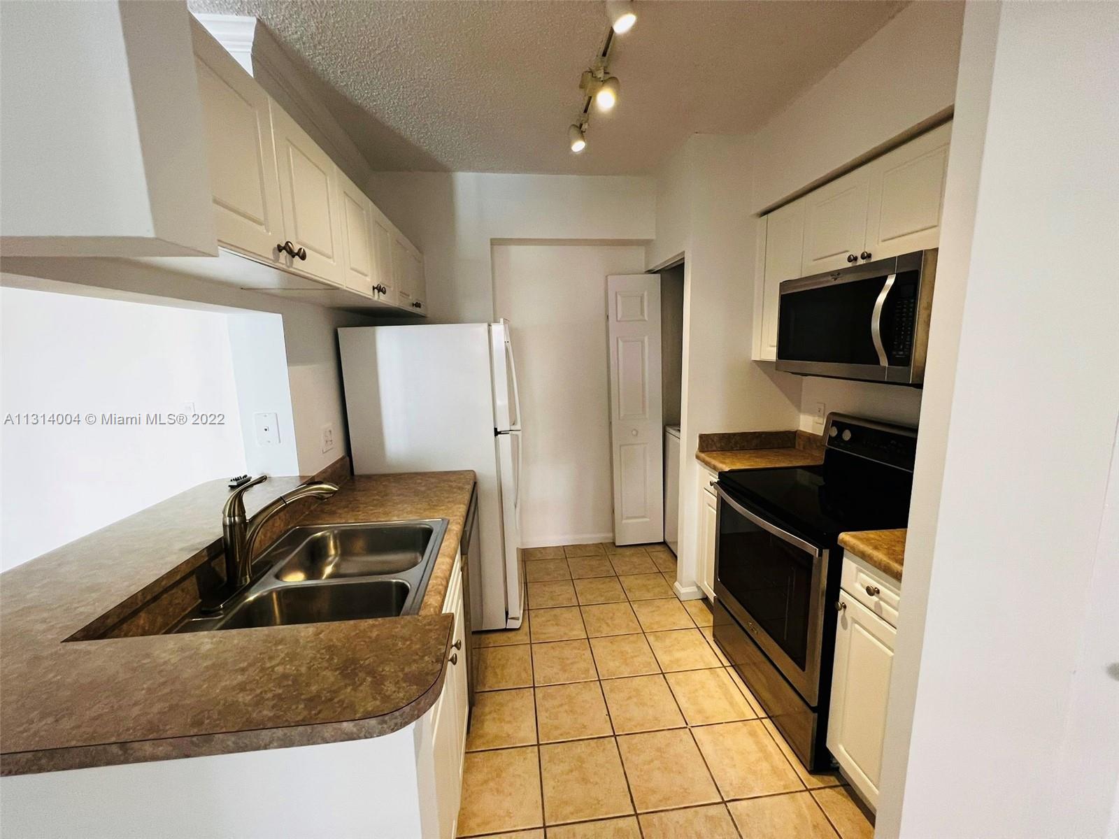 PORTO BELLAGIO CONDO - Residential Lease