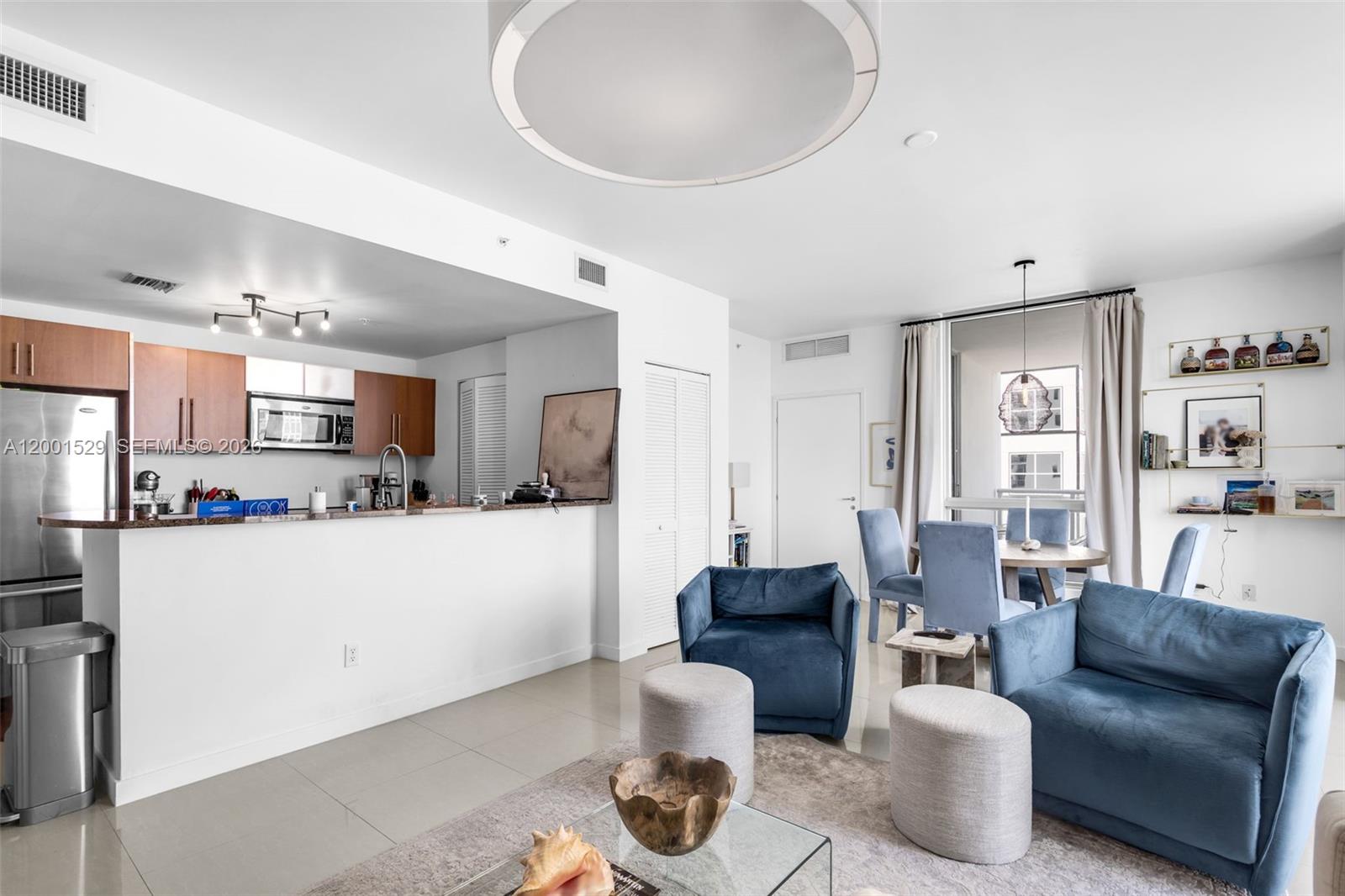 MET 1 CONDO - Residential