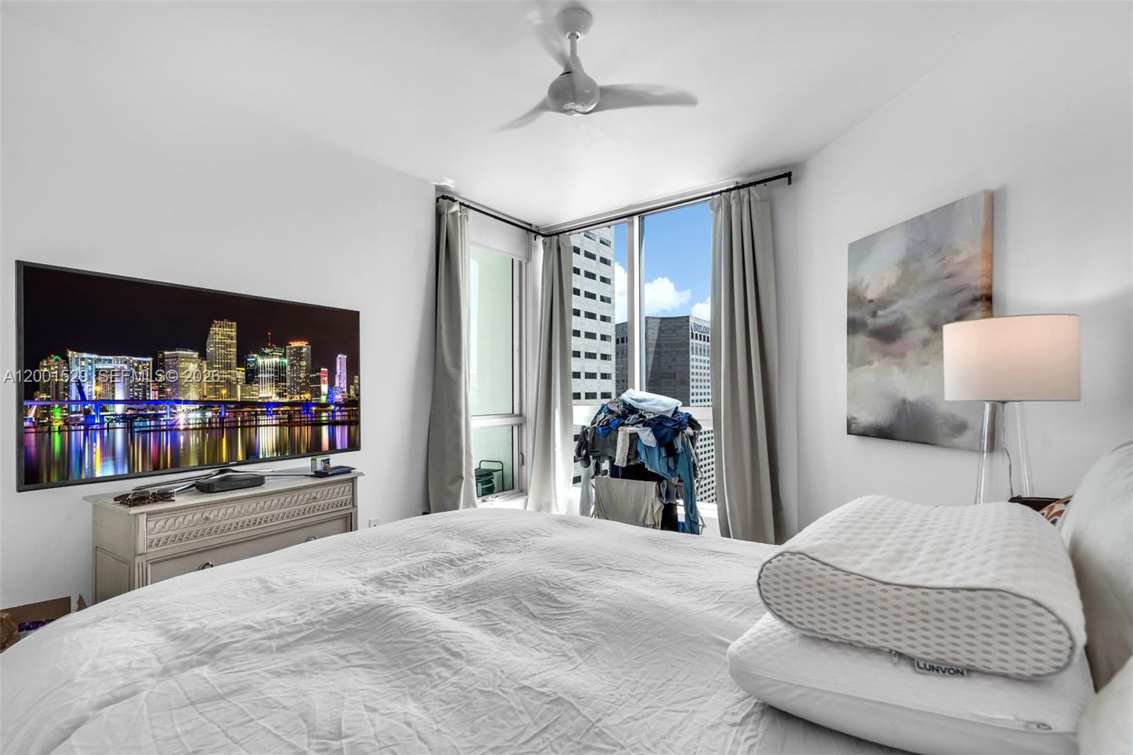 MET 1 CONDO - Residential