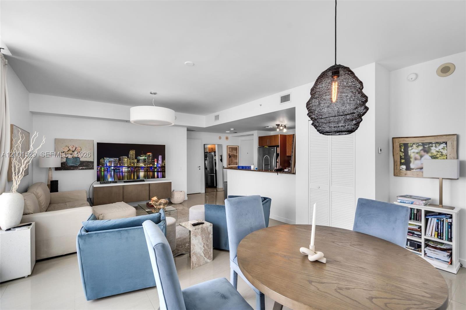 MET 1 CONDO - Residential