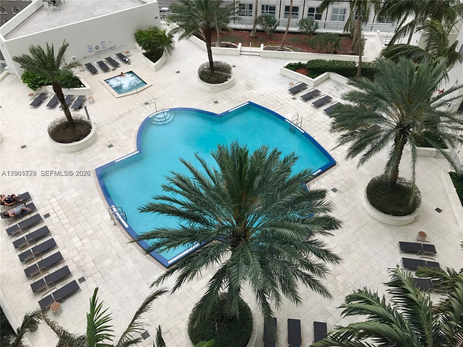 MET 1 CONDO - Residential