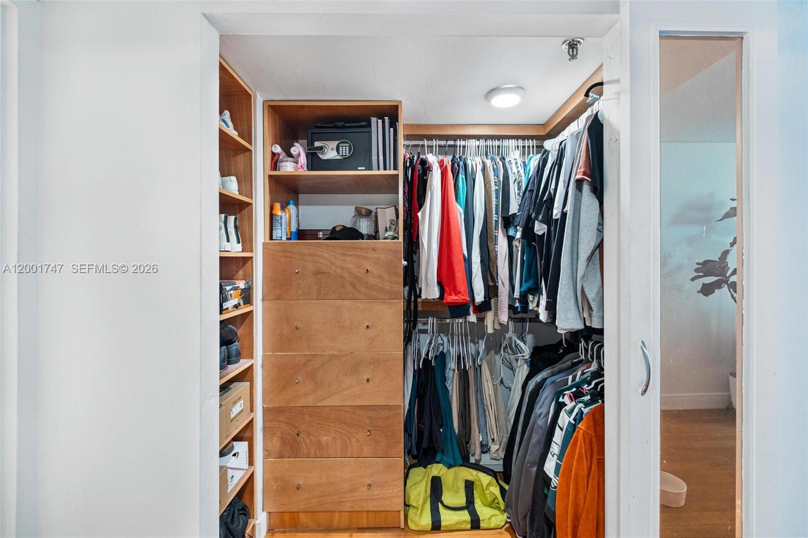 VENETIA CONDO - Residential