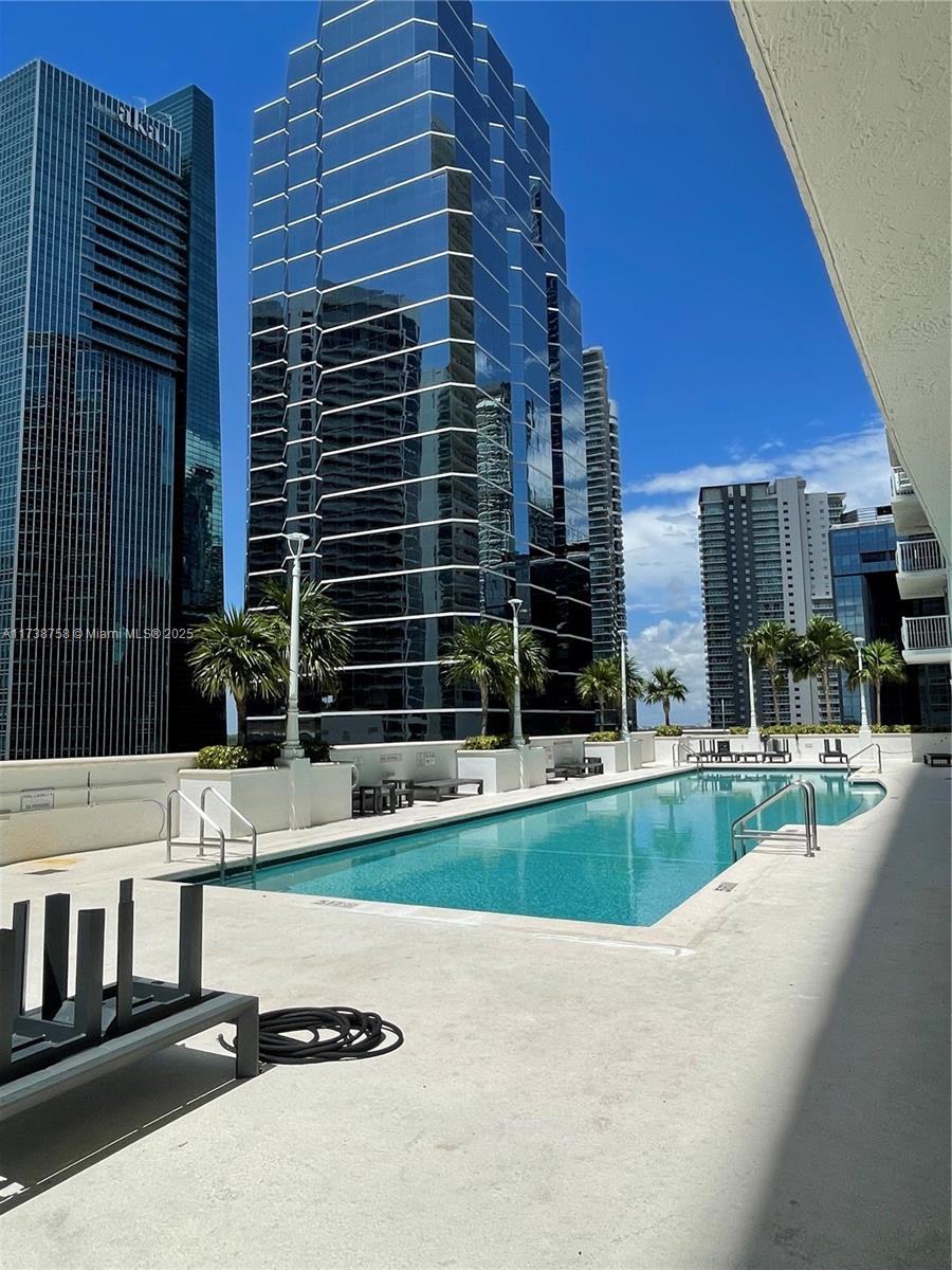THE CLUB AT BRICKELL BAY - Residential