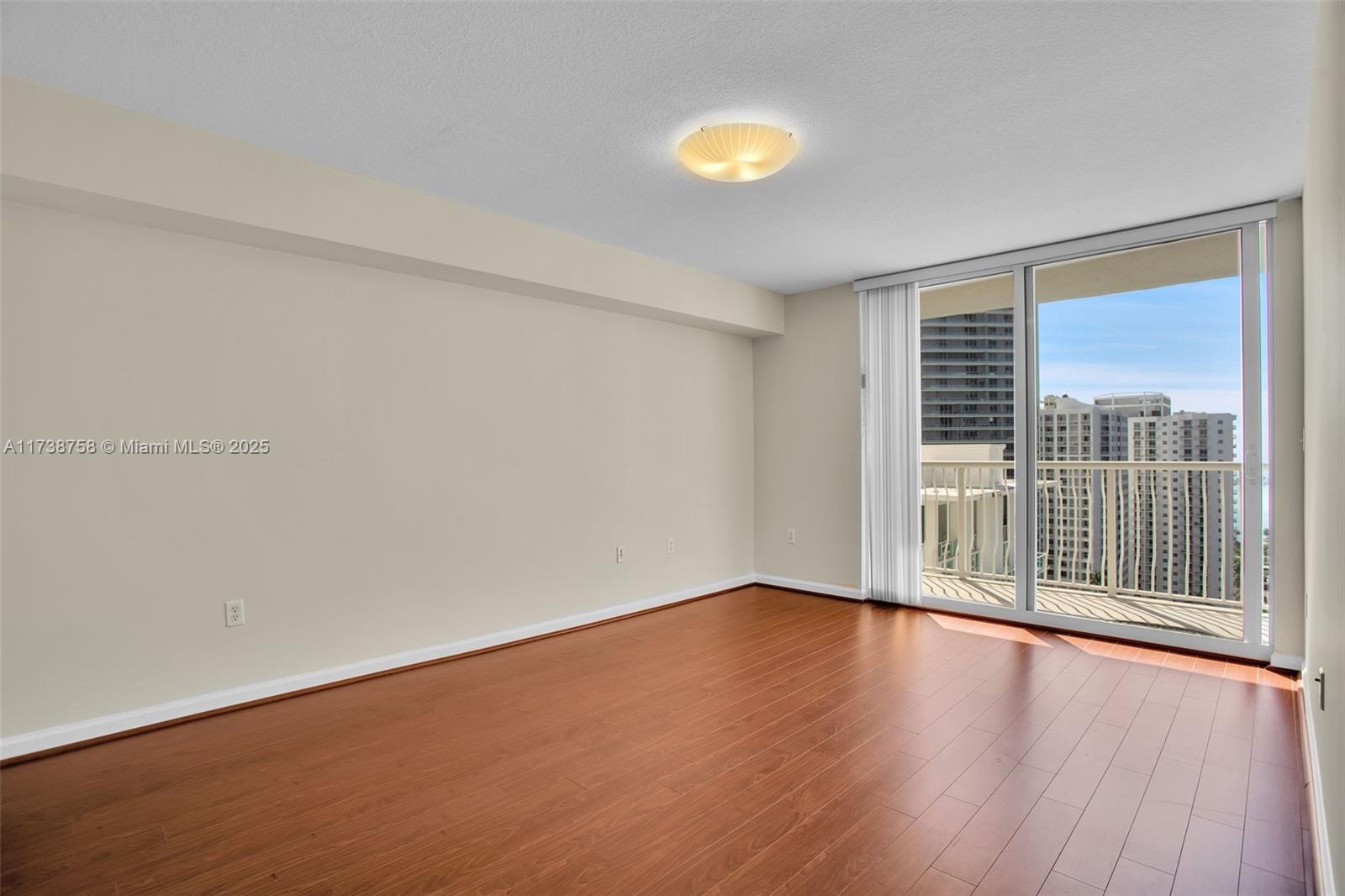 THE CLUB AT BRICKELL BAY - Residential
