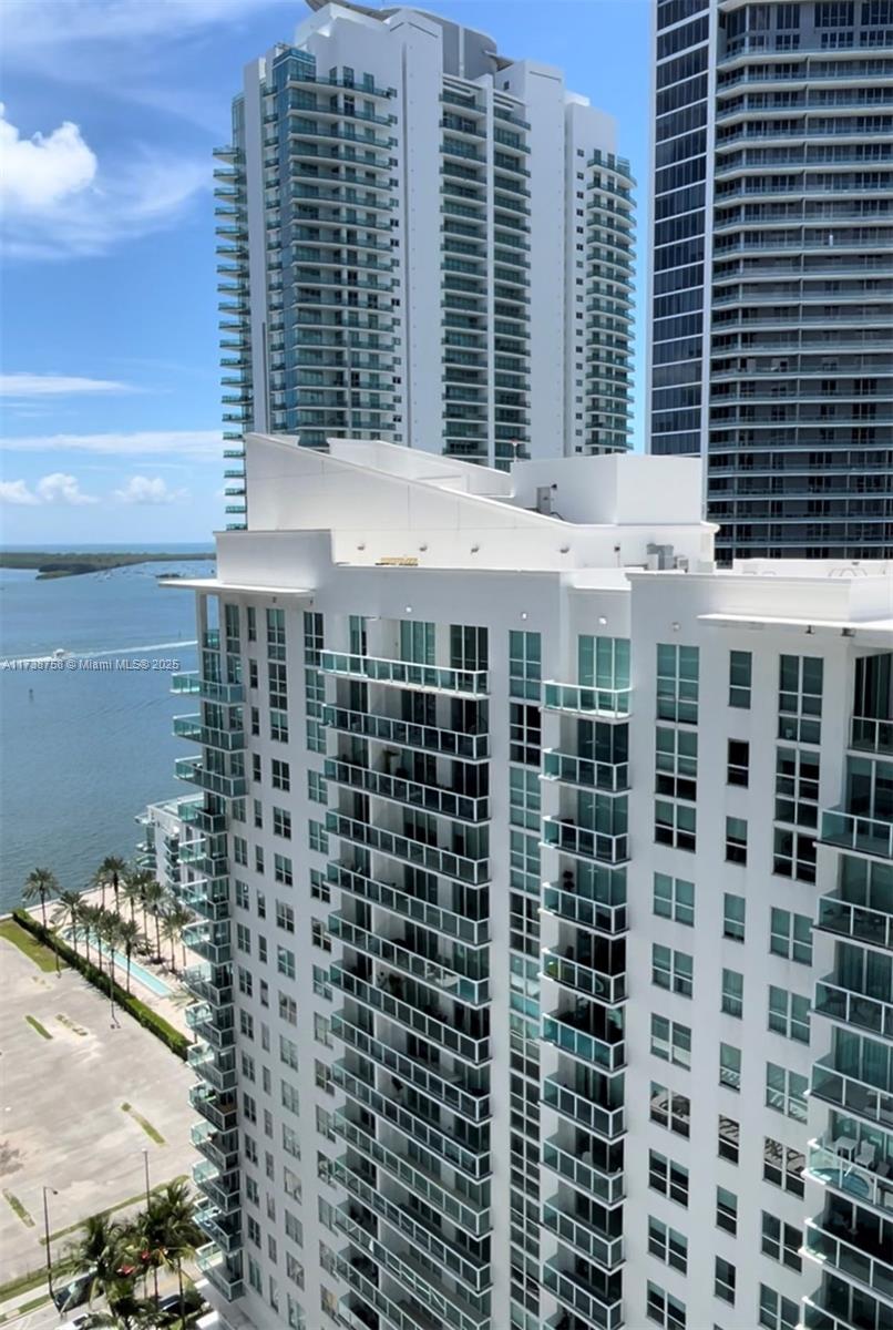 THE CLUB AT BRICKELL BAY - Residential