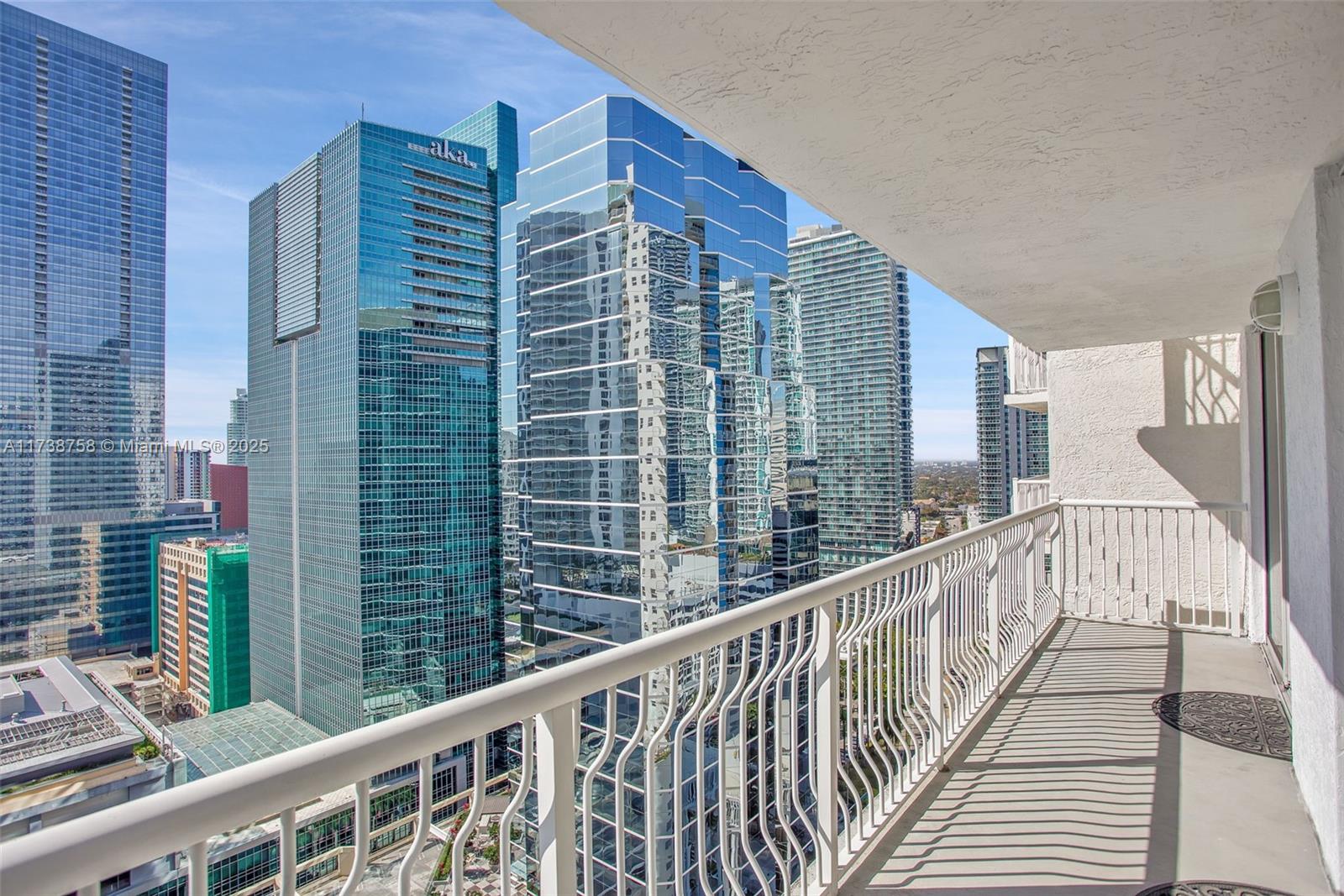 THE CLUB AT BRICKELL BAY - Residential