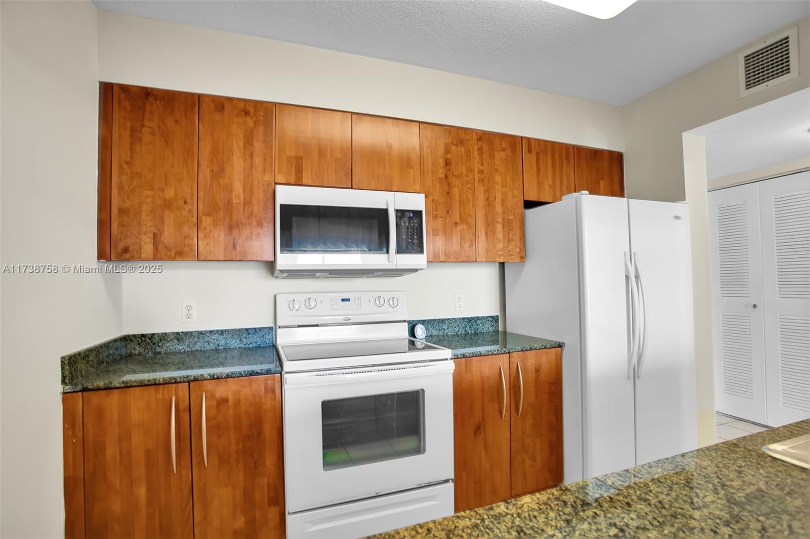 THE CLUB AT BRICKELL BAY - Residential