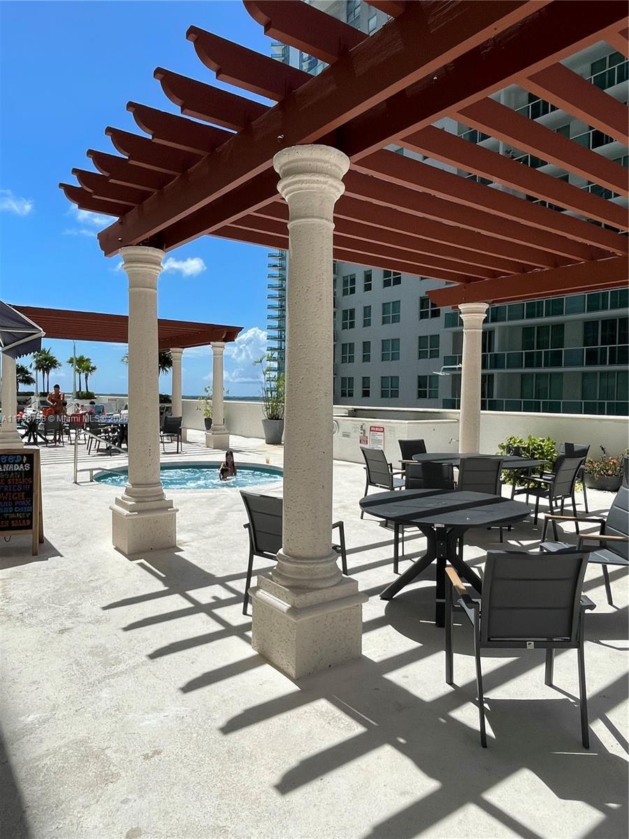 THE CLUB AT BRICKELL BAY - Residential