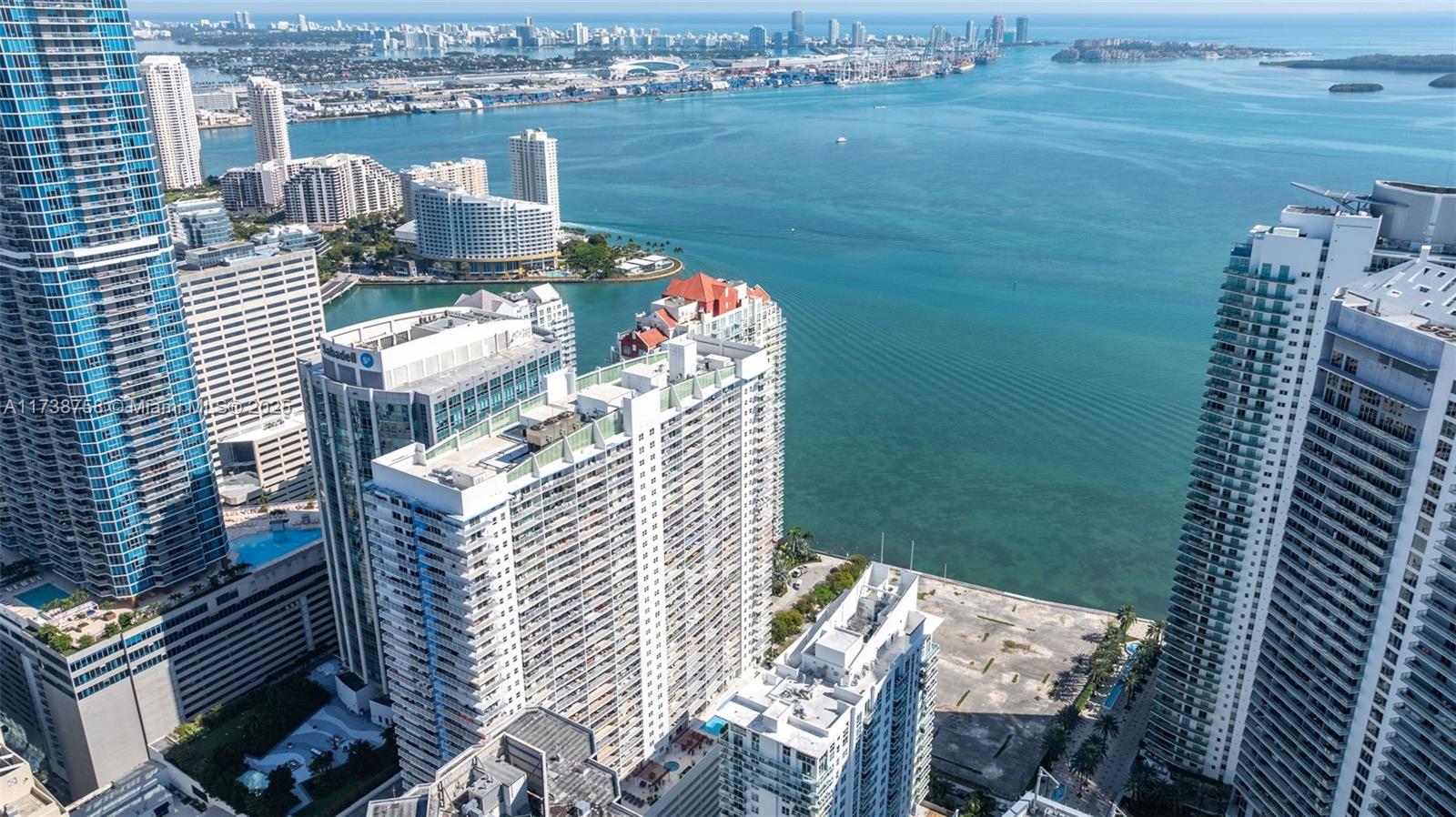 THE CLUB AT BRICKELL BAY - Residential