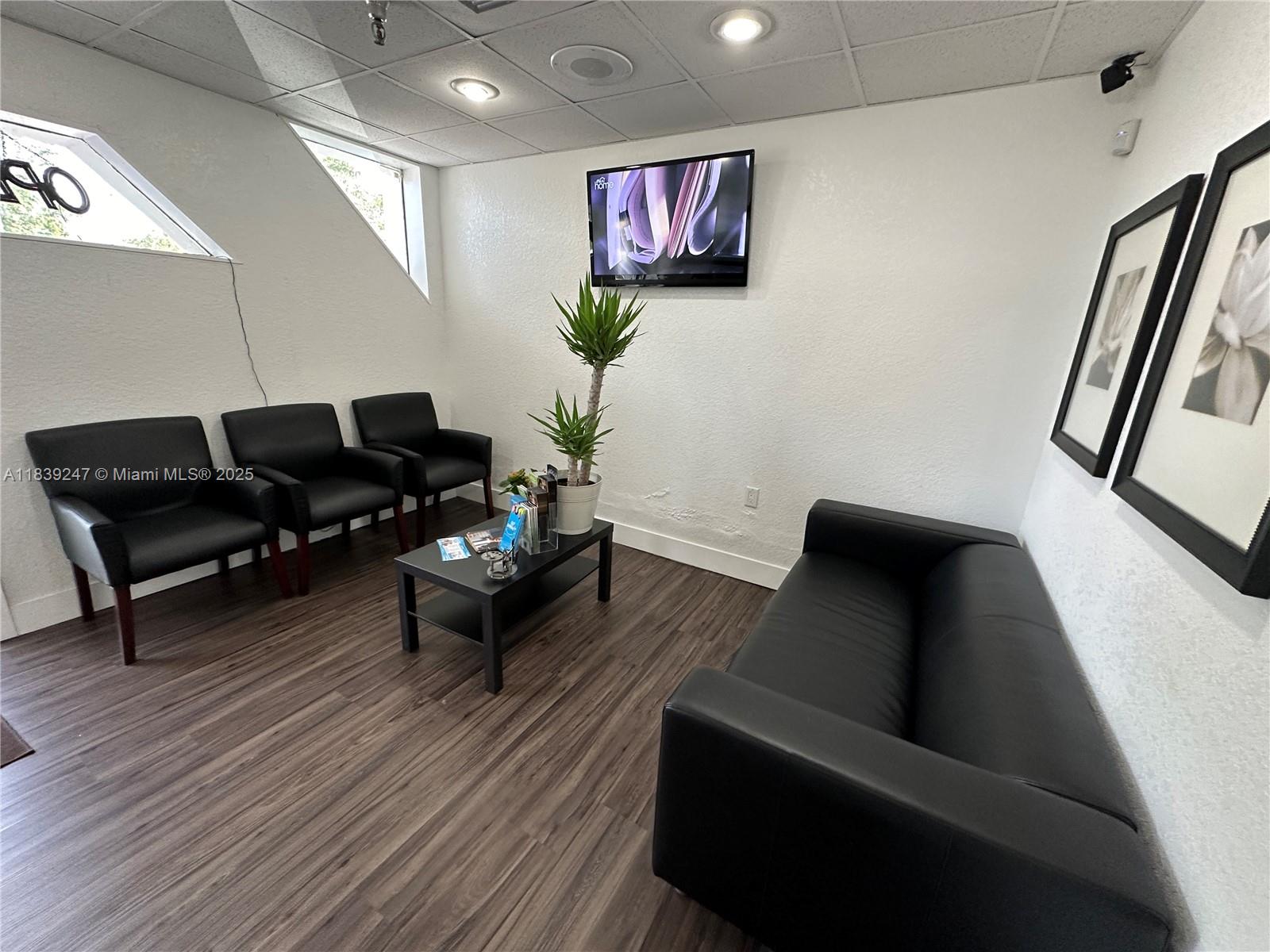8278 Sunset Strip