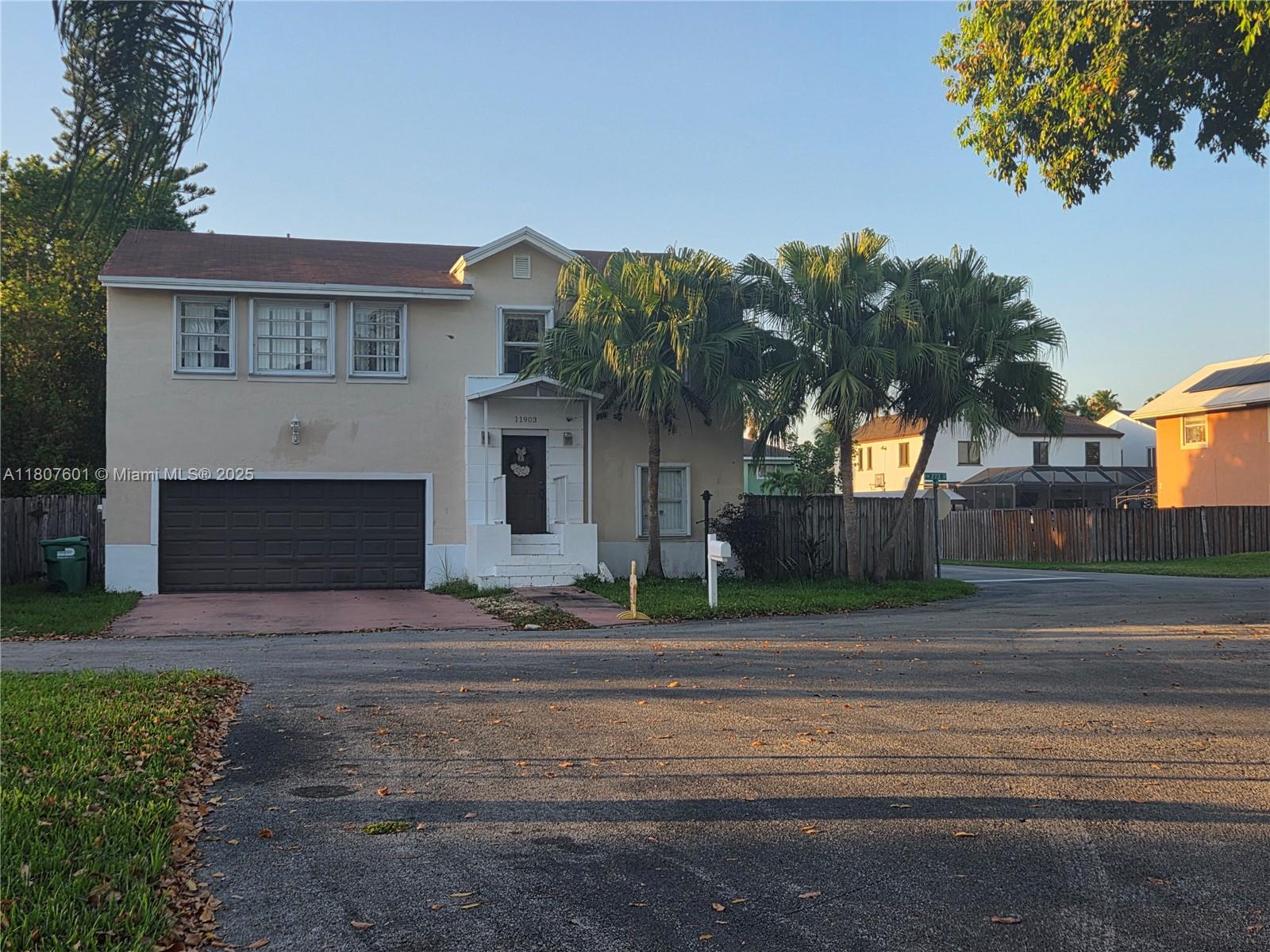 Rental Property at 11903 Sw 273rd St, Homestead, Miami-Dade County, Florida - Bedrooms: 5 
Bathrooms: 3  - $3,900 MO.