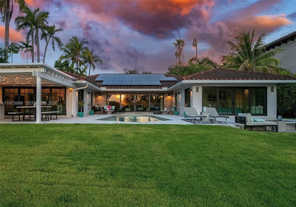 Photo of 524 Oleander Dr, Hallandale Beach, FL 33009 (MLS # A11973998)