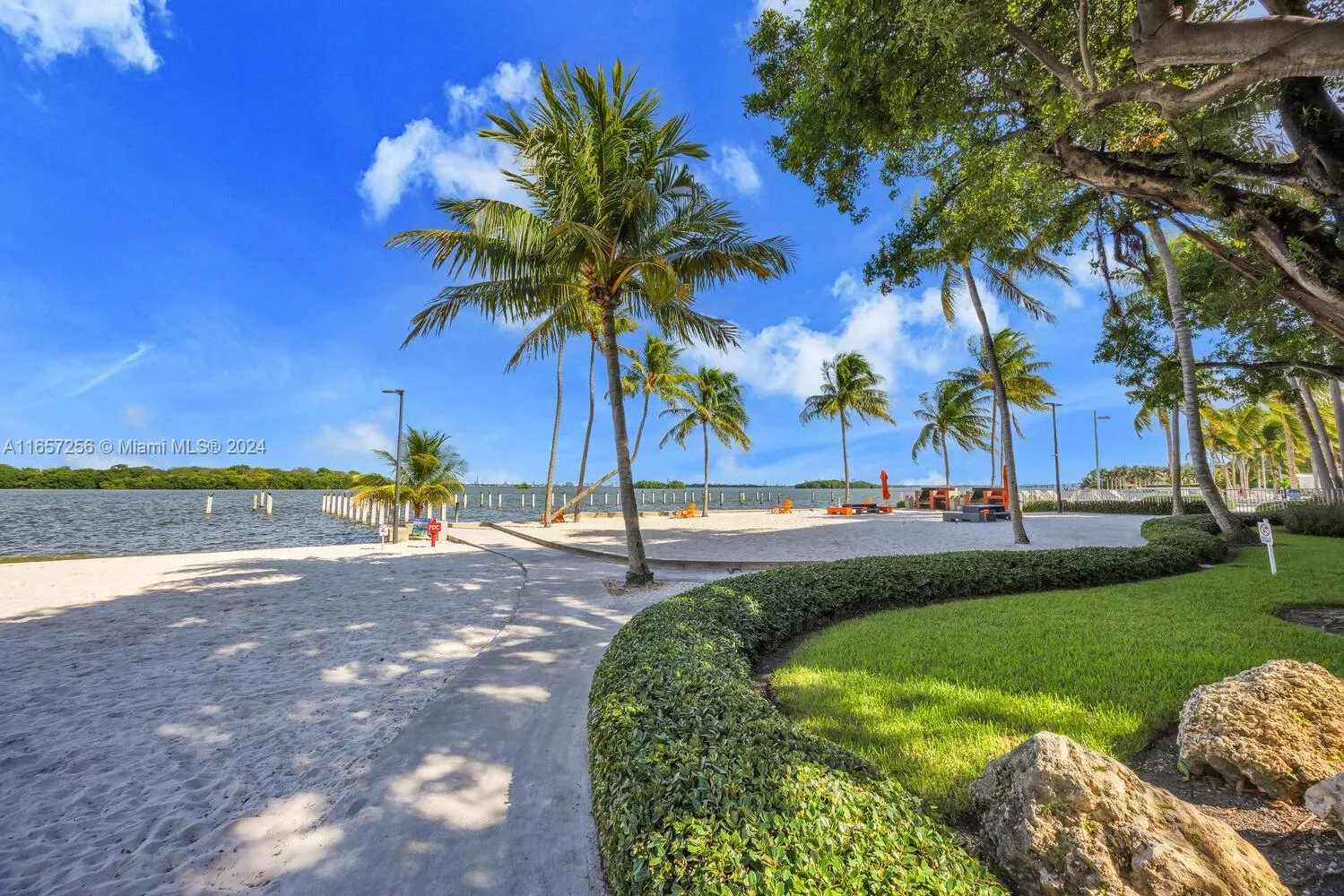 Miami, Florida 33138, United States, 1 Bedroom Bedrooms, ,1 BathroomBathrooms,Residential,Pending,44087