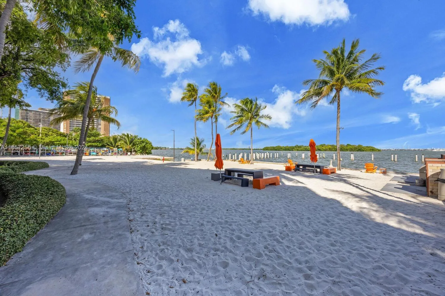 Miami, Florida 33138, United States, 1 Bedroom Bedrooms, ,1 BathroomBathrooms,Residential,Pending,44087