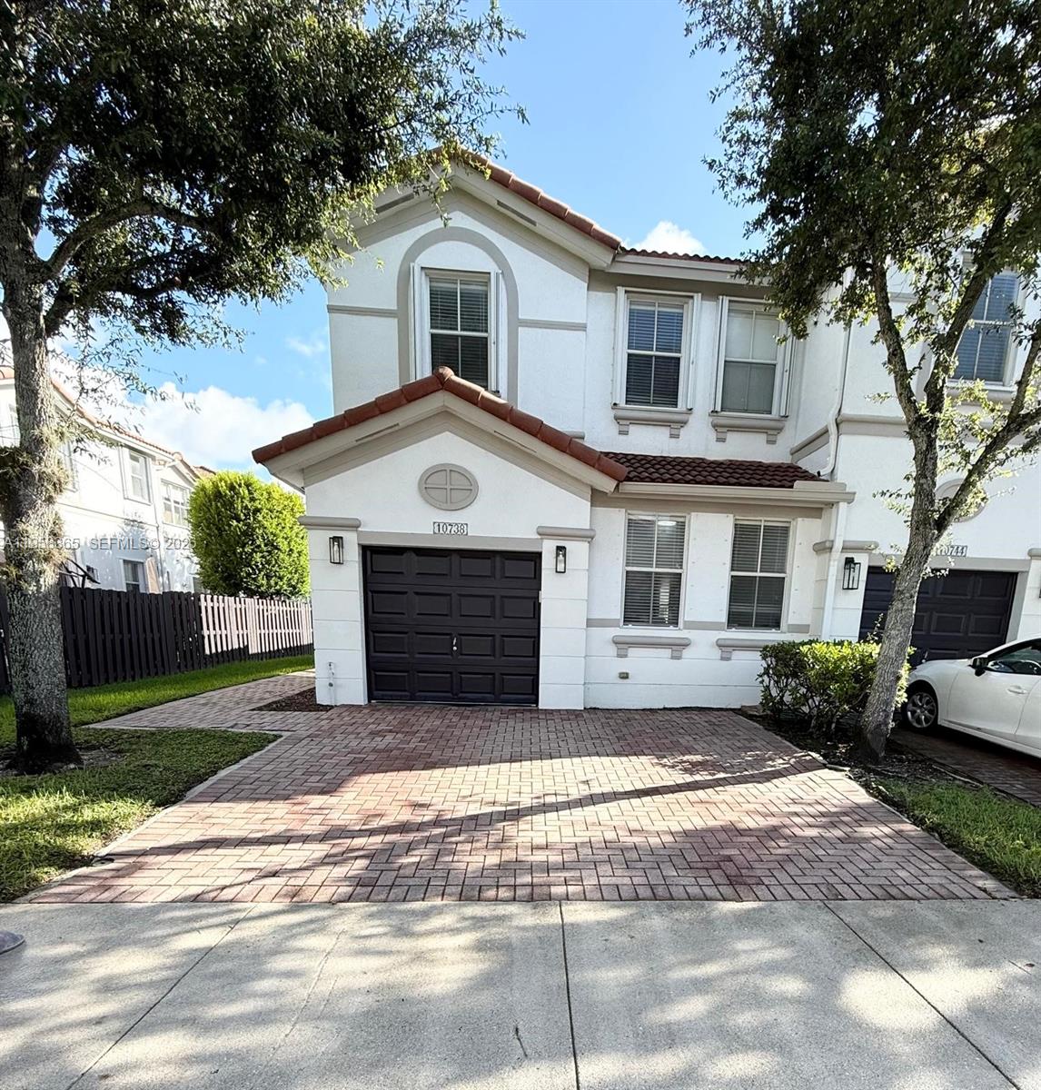 ISLANDS AT DORAL 1ST ADDN - Residential