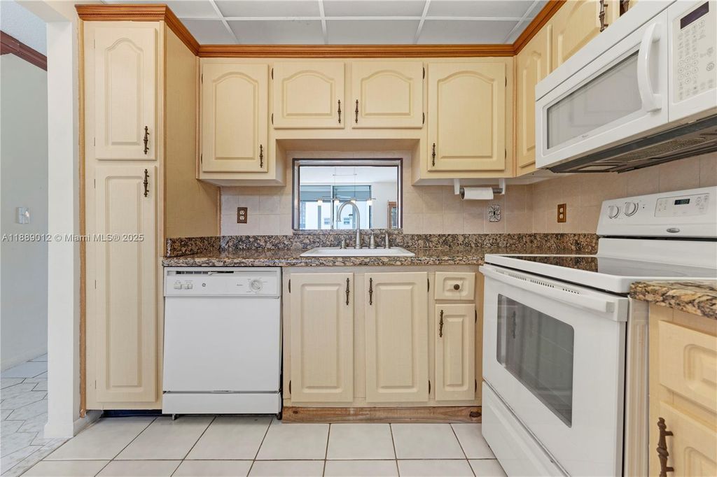 Photo of 206 SE 10th St #303, Dania Beach, FL 33004 (MLS # A11889012)