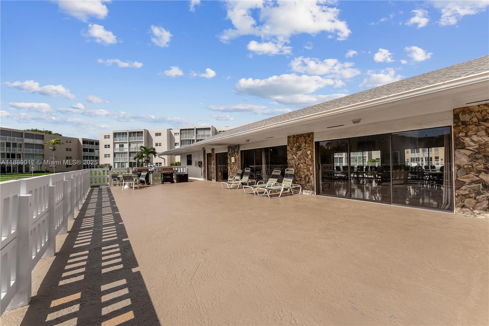 MEADOWBROOK LAKES CONDO - Residential