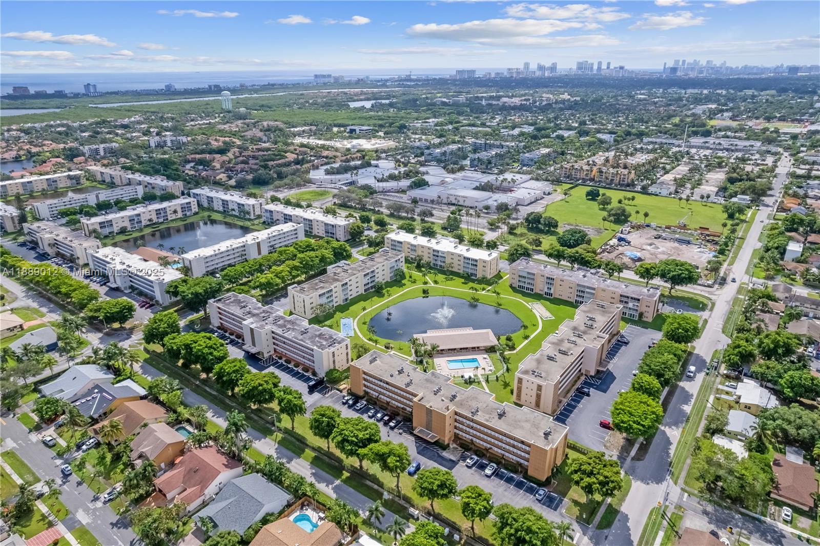 MEADOWBROOK LAKES CONDO - Residential