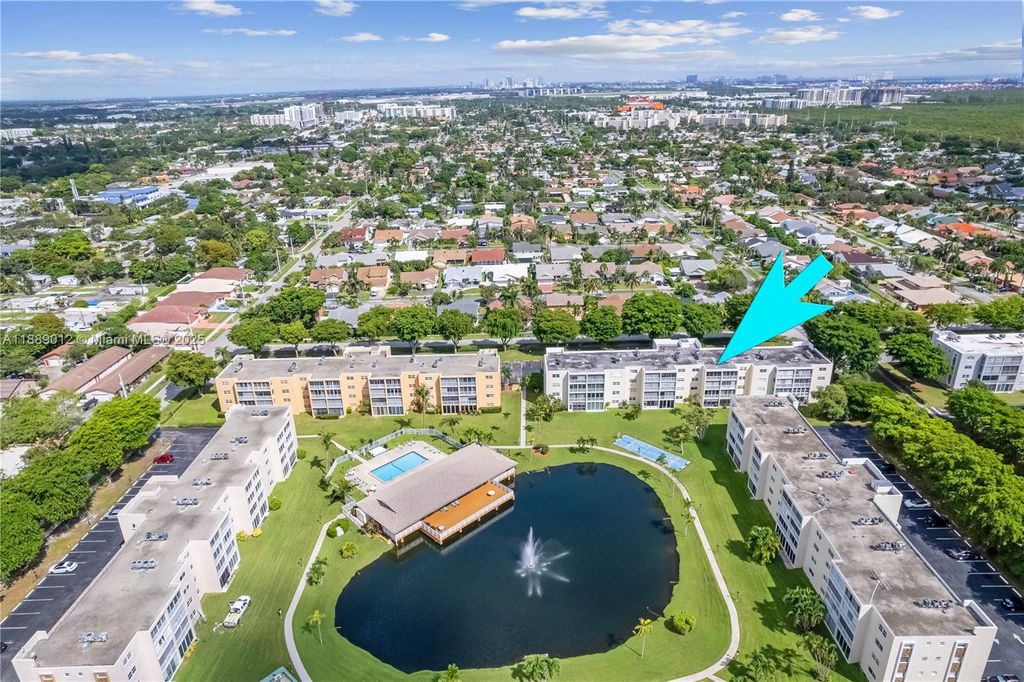 Photo of 206 SE 10th St #303, Dania Beach, FL 33004 (MLS # A11889012)