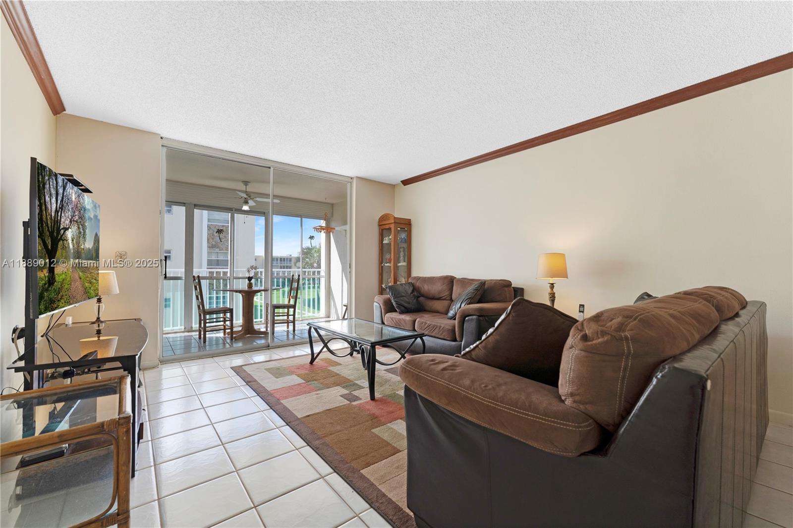MEADOWBROOK LAKES CONDO - Residential