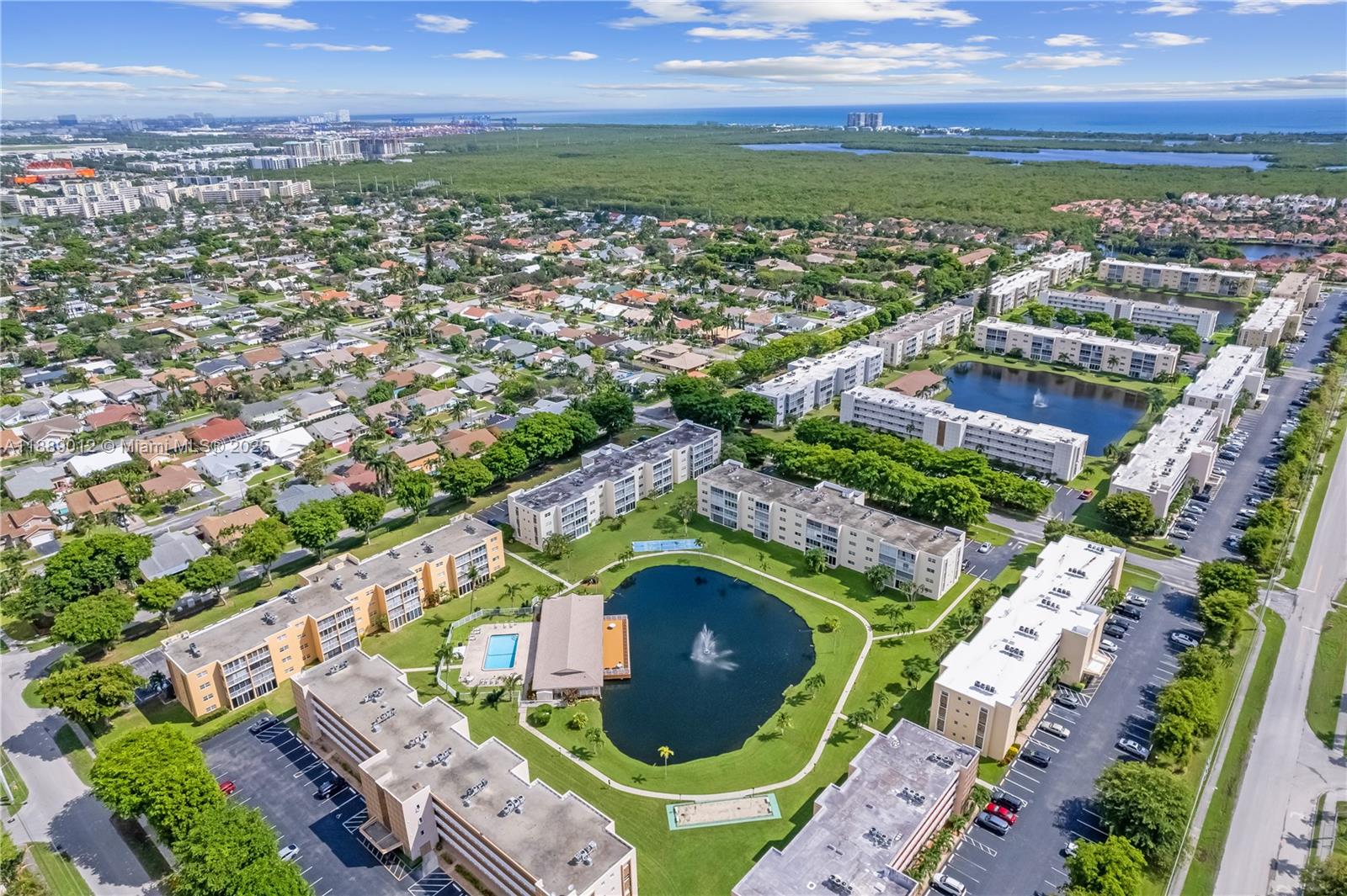 MEADOWBROOK LAKES CONDO - Residential