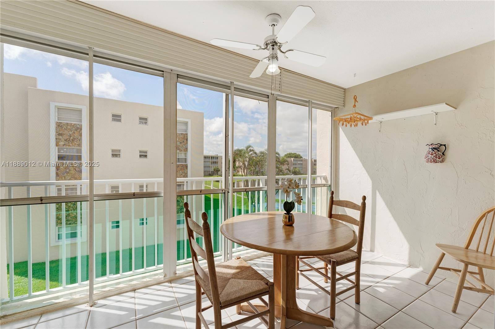 MEADOWBROOK LAKES CONDO - Residential